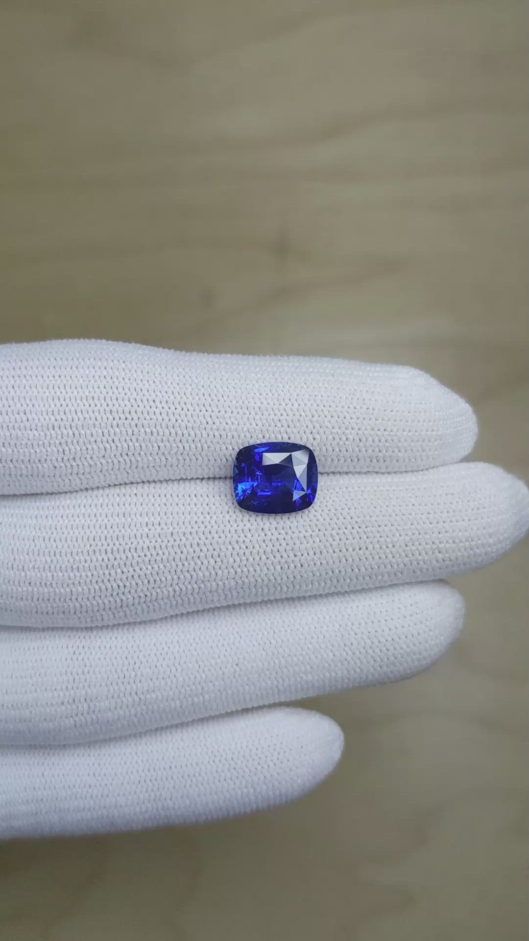 4.07 Ct. Blue Sapphire from Ceylon (Sri Lanka) Size Video