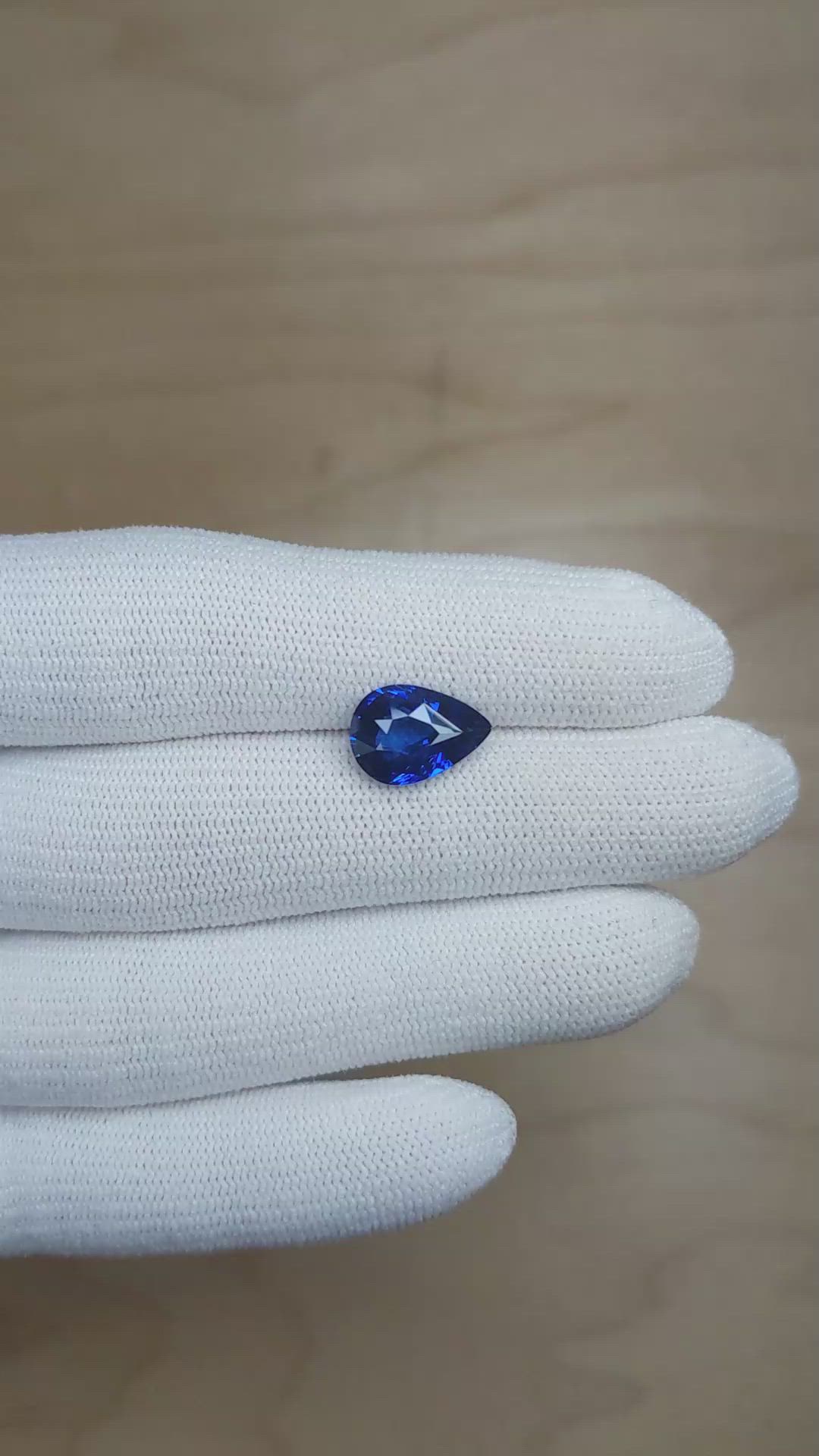 3.98 Ct. Blue Sapphire from Ceylon (Sri Lanka) Size Video