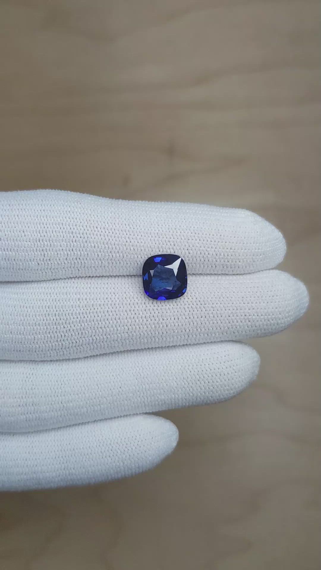 3.83 Ct. Blue Sapphire from Ceylon (Sri Lanka) Size Video