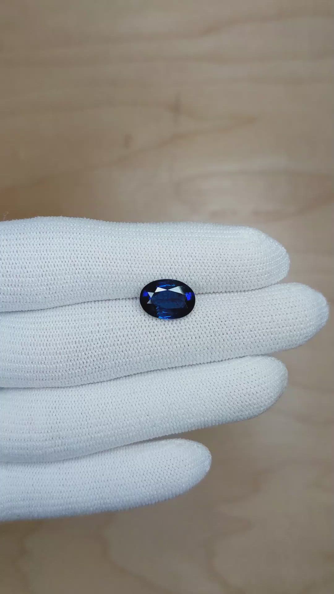 3.70 Ct. Blue Sapphire from Ceylon (Sri Lanka) Size Video