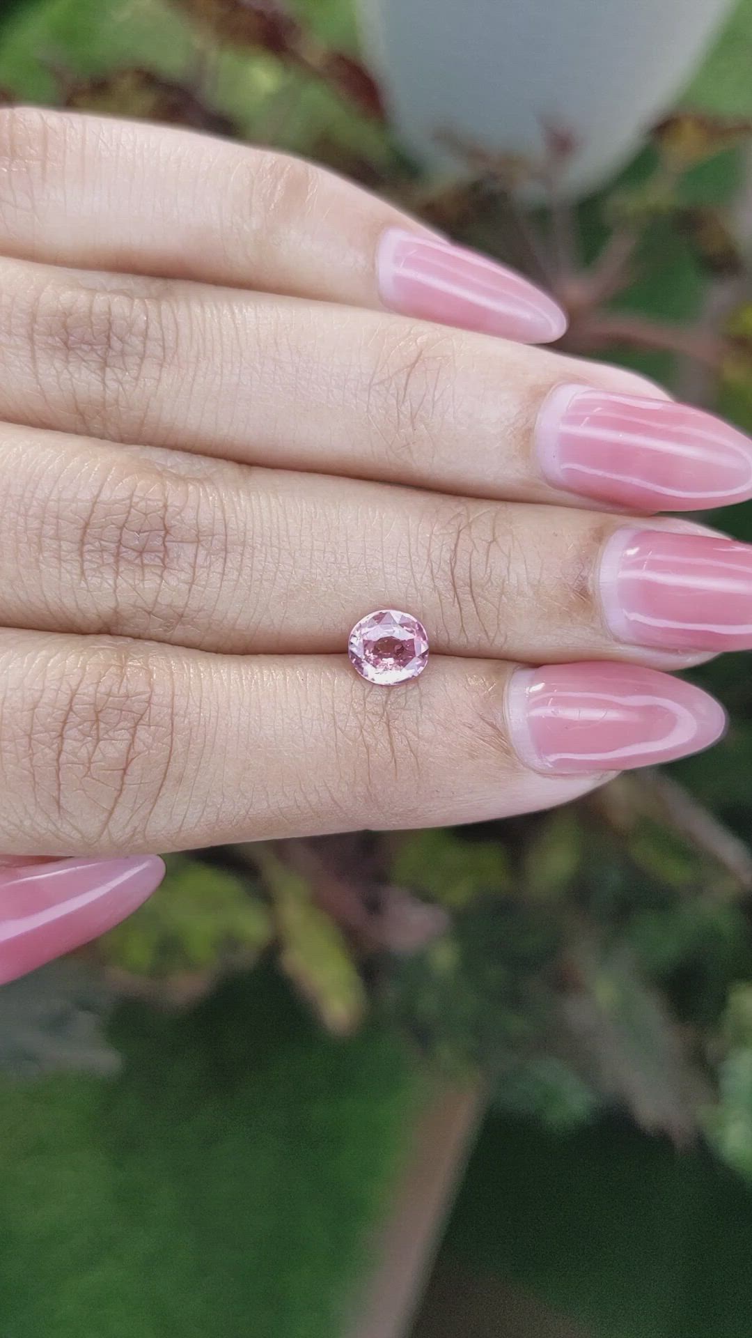 1.04 Ct. Padparadscha Sapphire from Ceylon (Sri Lanka) Size Video