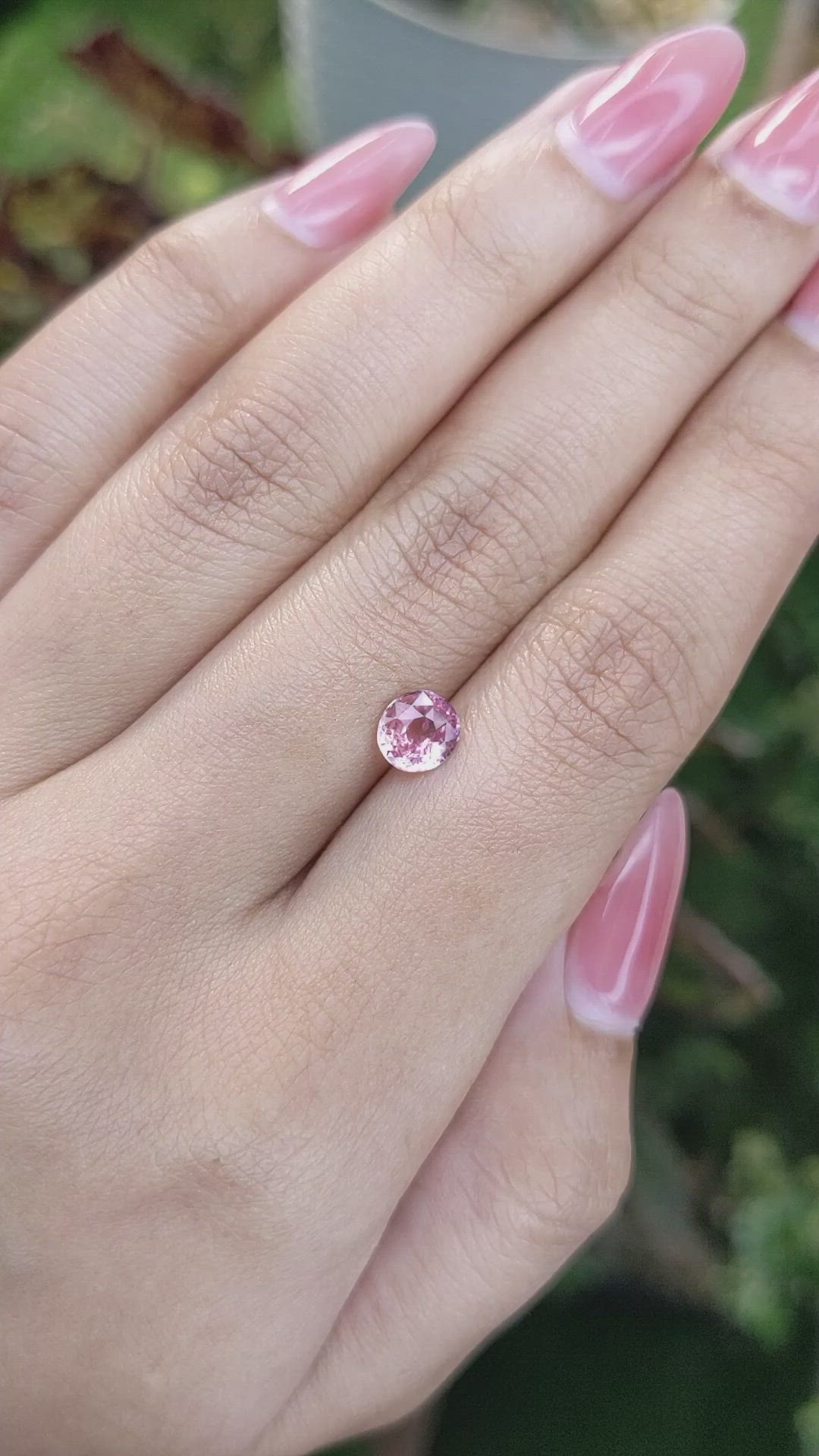 1.04 Ct. Padparadscha Sapphire from Ceylon (Sri Lanka) Size Video