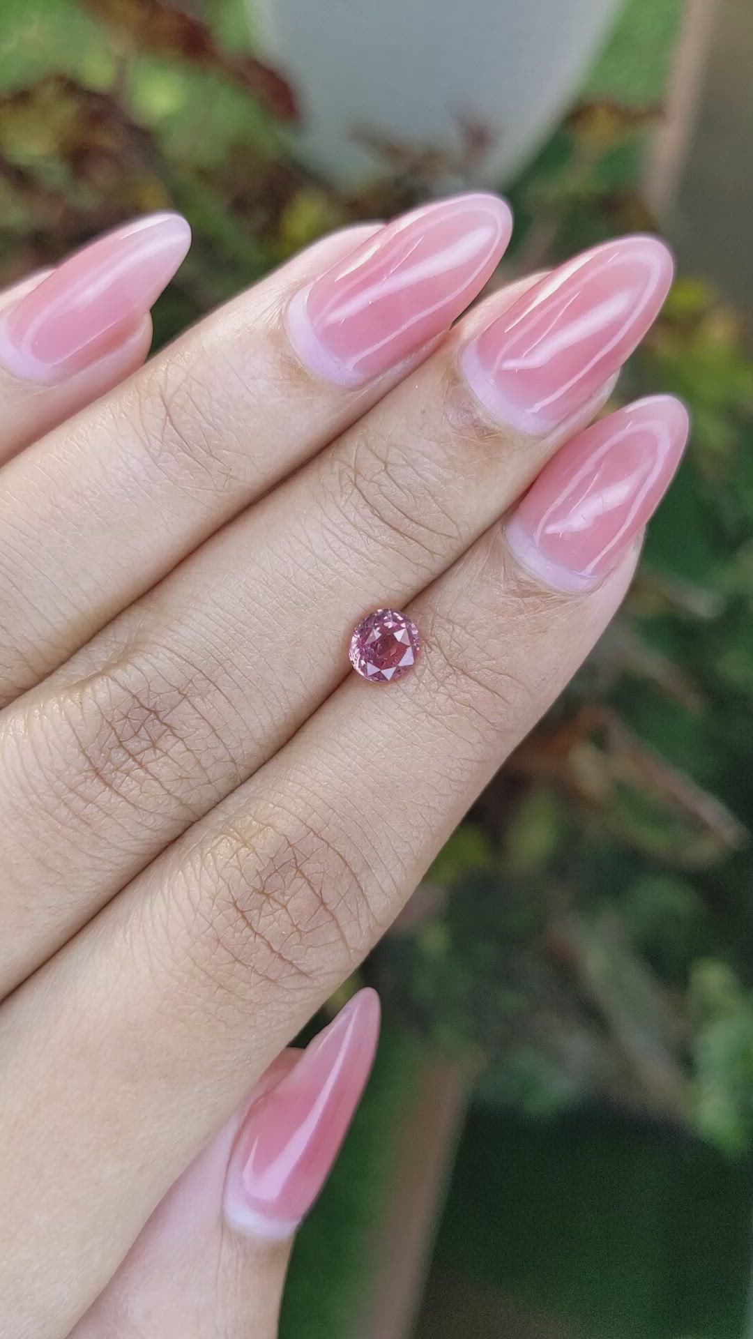 1.06 Ct. Padparadscha Sapphire from Ceylon (Sri Lanka) Size Video