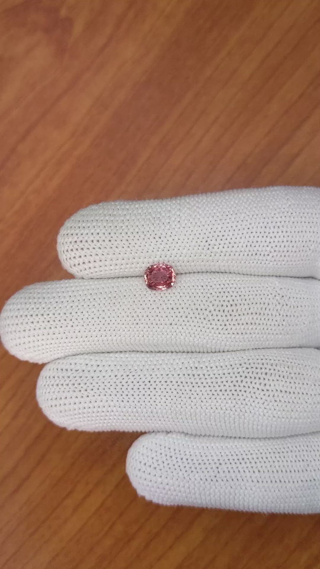 1.11 Ct. Padparadscha Sapphire from Ceylon (Sri Lanka) Size Video