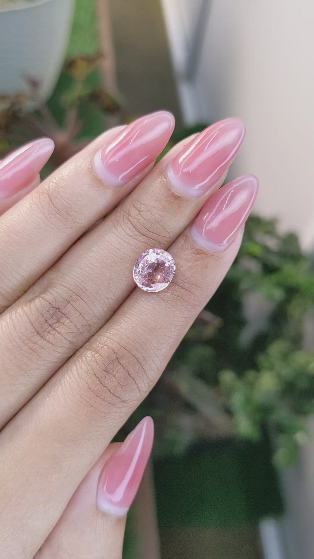 2.55 Ct. Padparadscha Sapphire from Ceylon (Sri Lanka) Size Video