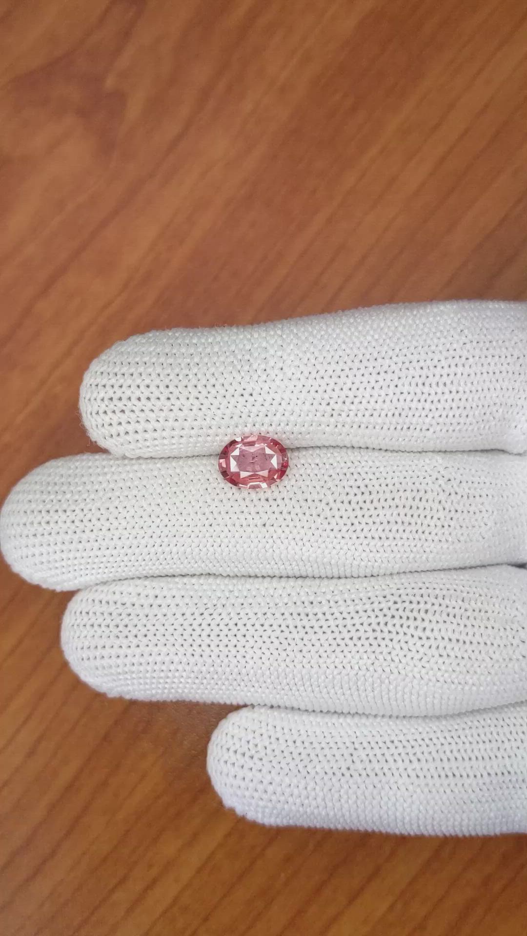 1.51 Ct. Padparadscha Sapphire from Ceylon (Sri Lanka) Size Video