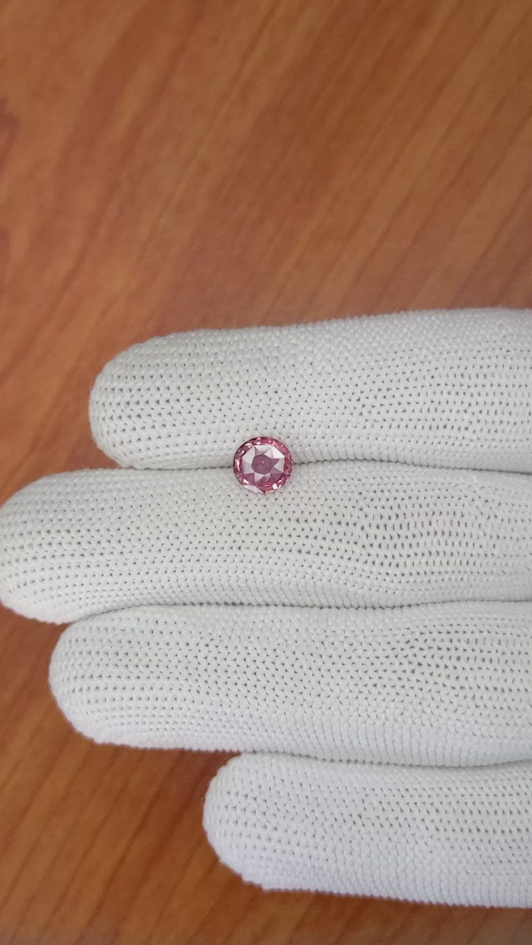 1.12 Ct. Reddish Pink Sapphire from Ceylon (Sri Lanka) Size Video