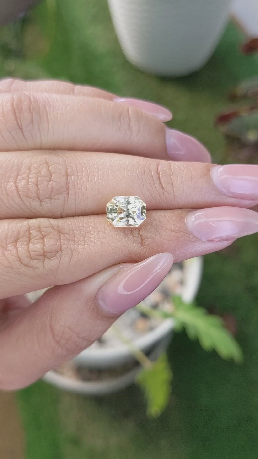 3.55 Ct. Yellow Sapphire from Ceylon (Sri Lanka) Size Video