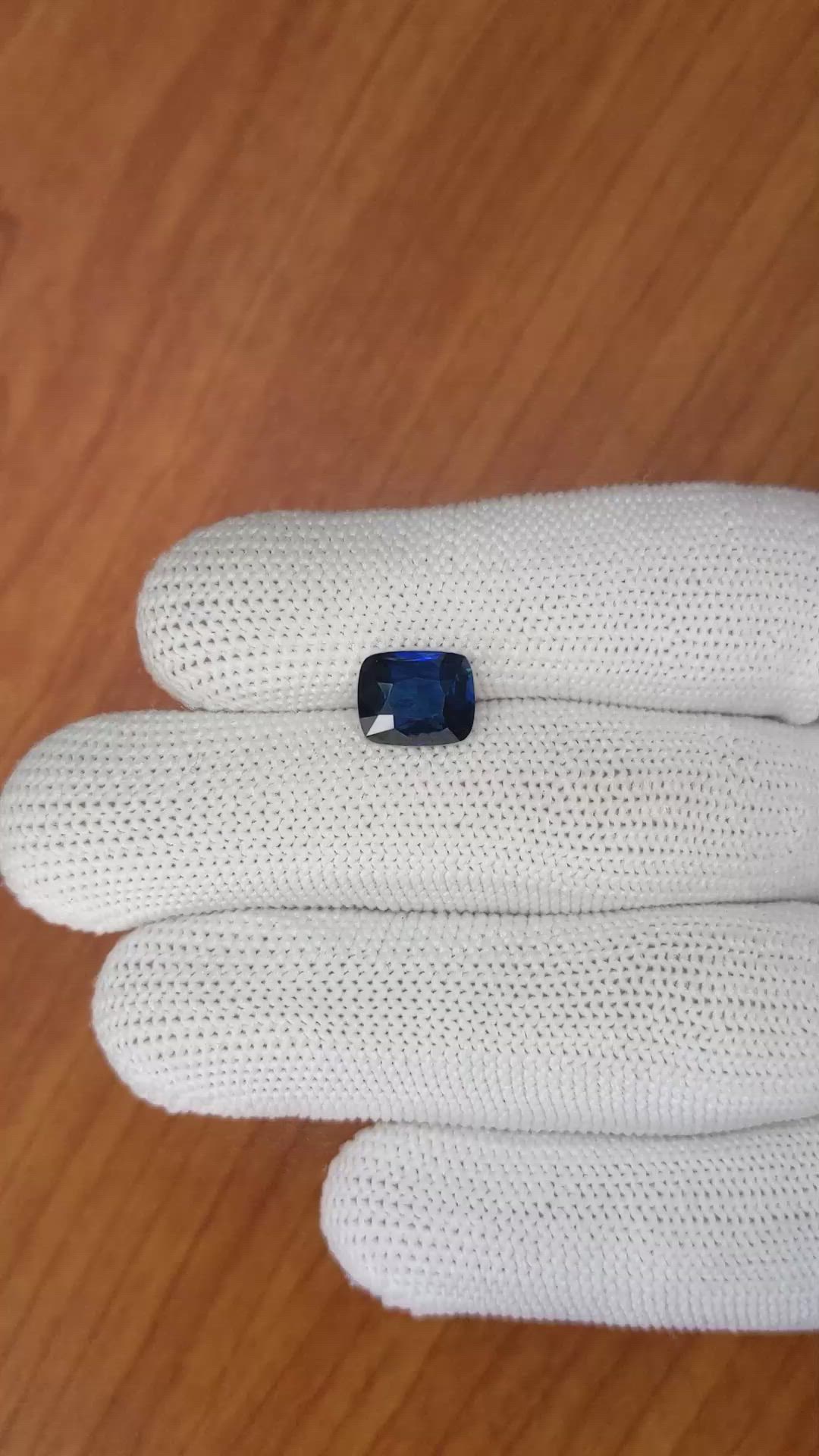 3.05 Ct. Blue Sapphire from Ceylon (Sri Lanka) Size Video
