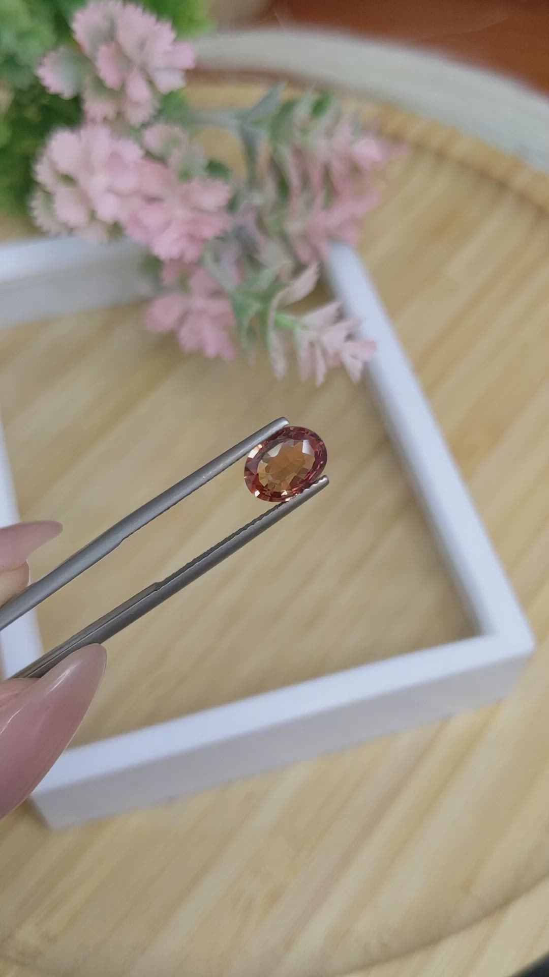 1.57 Ct. Reddish Orange Sapphire from Ceylon (Sri Lanka) Size Video