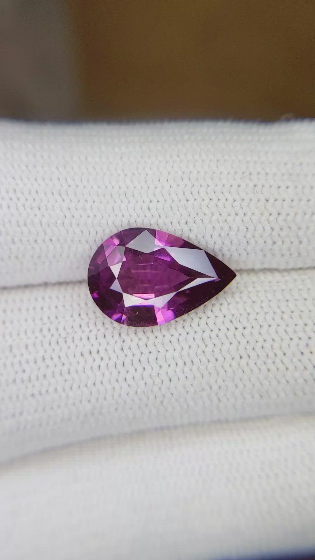 4.21 Ct. Pinkish Purple Sapphire from Ceylon (Sri Lanka) Size Video