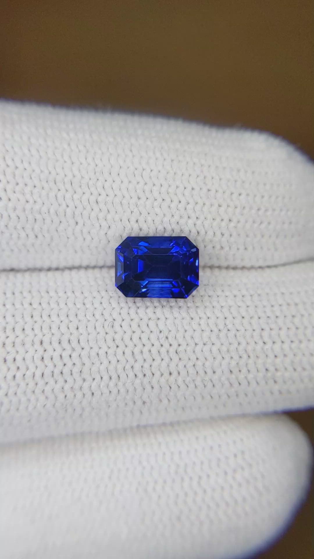 2.14 Ct. Blue Sapphire from Ceylon (Sri Lanka) Size Video