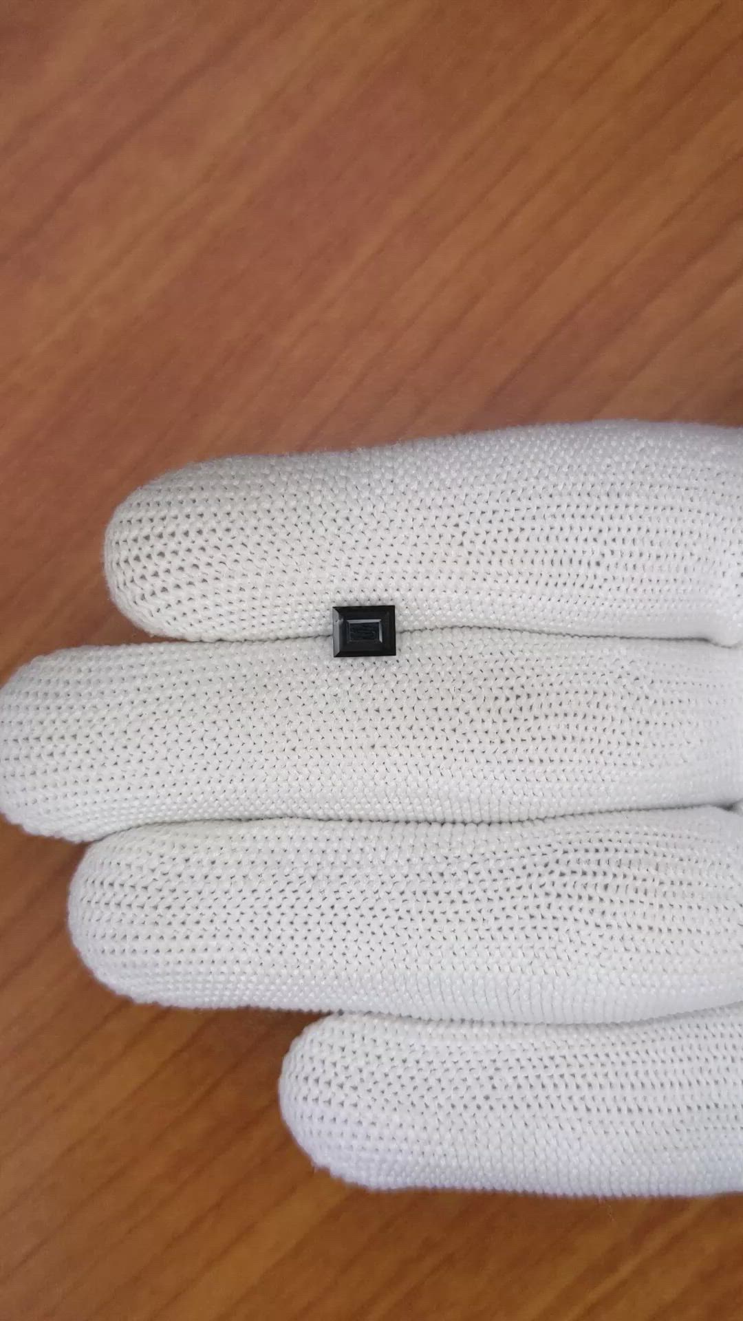 0.80 Ct. Blue Sapphire from Ceylon (Sri Lanka) Size Video