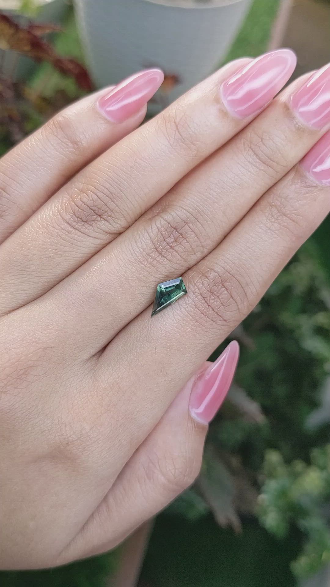1.28 Ct. Green Sapphire from Ceylon (Sri Lanka) Size Video
