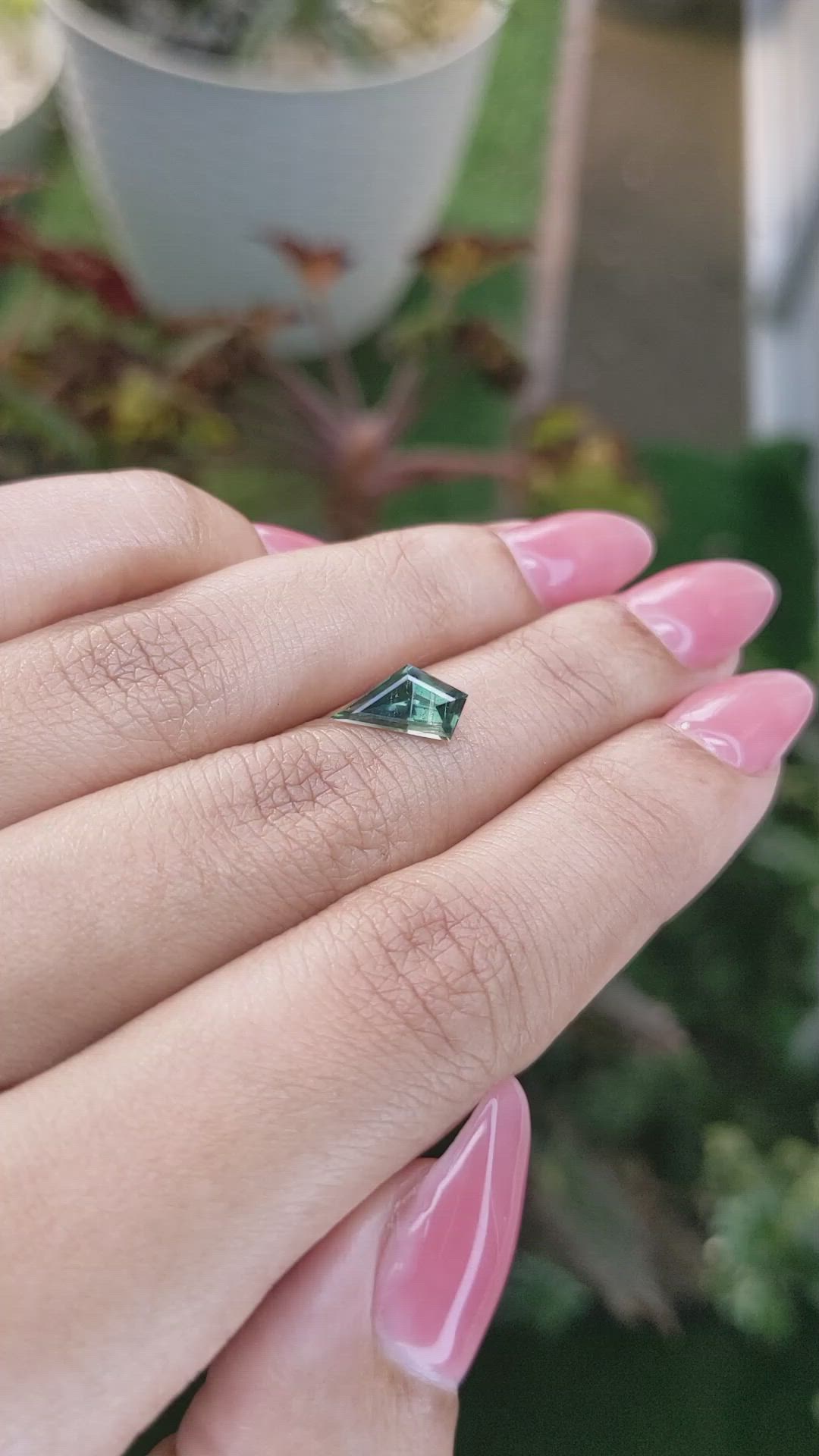 1.28 Ct. Green Sapphire from Ceylon (Sri Lanka) Size Video