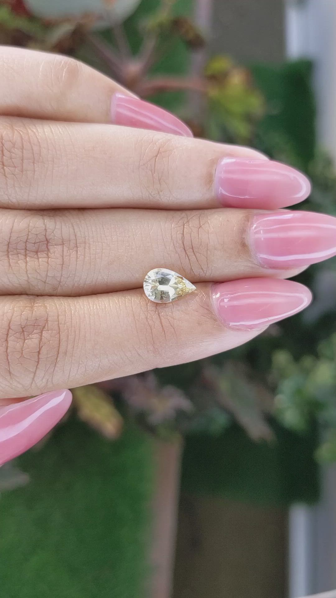 1.21 Ct. Yellow Sapphire from Ceylon (Sri Lanka) Size Video