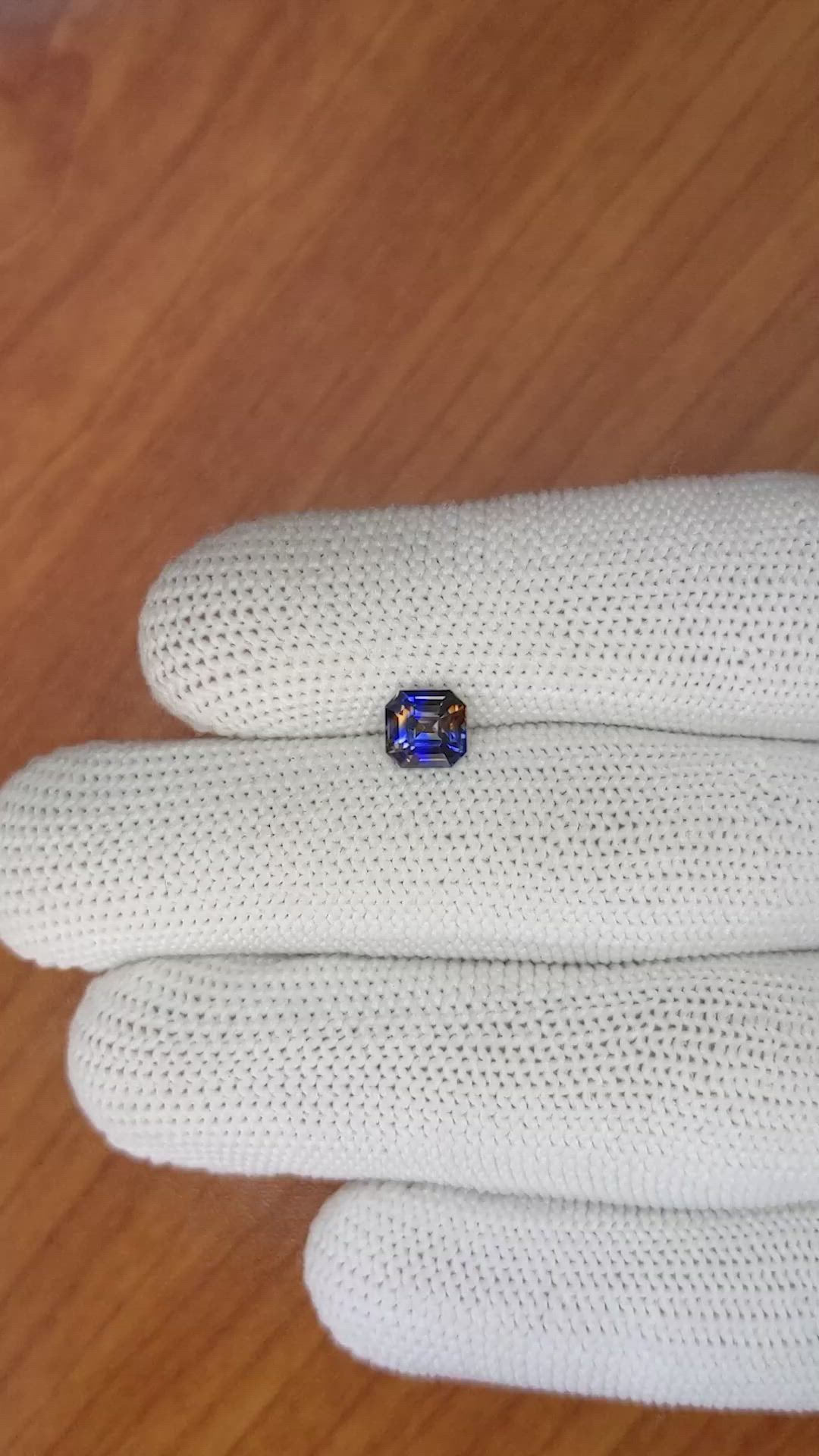 1.27 Ct. Bi Color Sapphire from Ceylon (Sri Lanka) Size Video