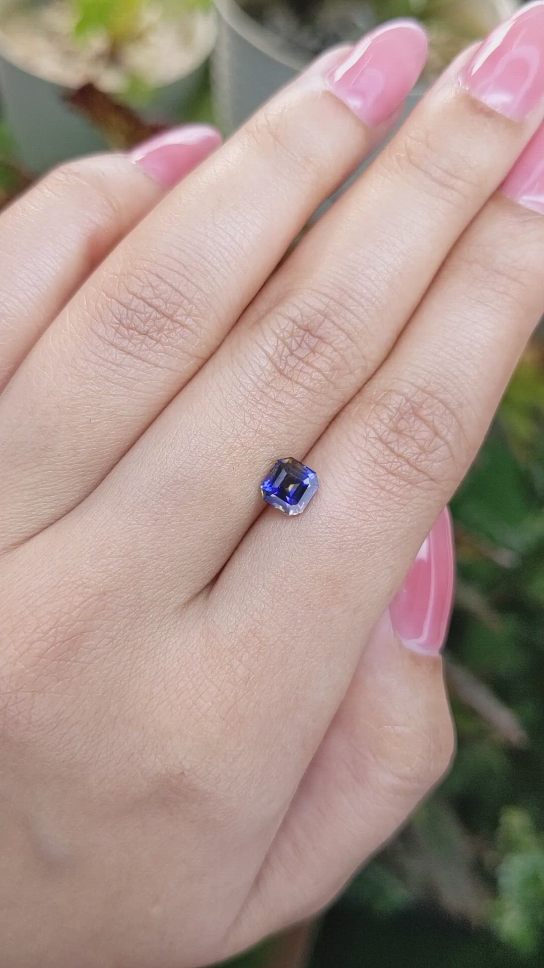 1.27 Ct. Bi Color Sapphire from Ceylon (Sri Lanka) Size Video