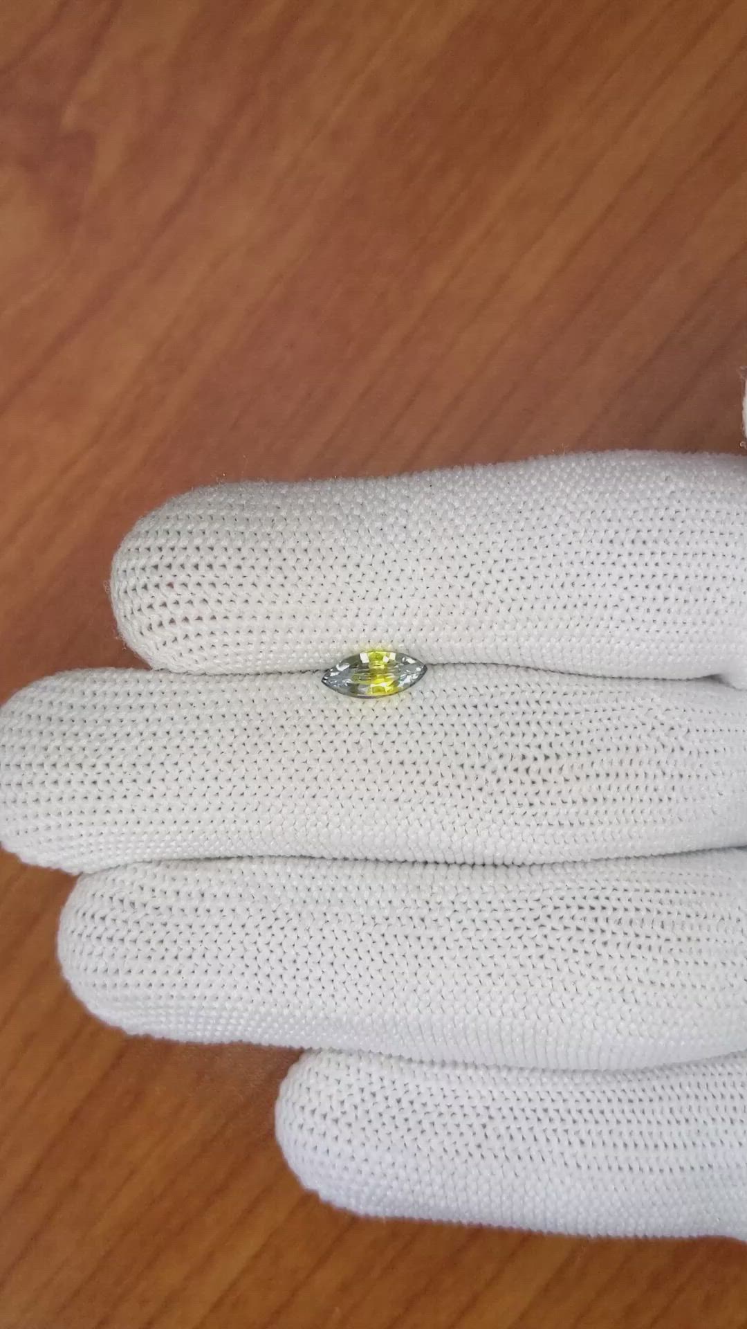 0.80 Ct. Bi Color Sapphire from Ceylon (Sri Lanka) Size Video