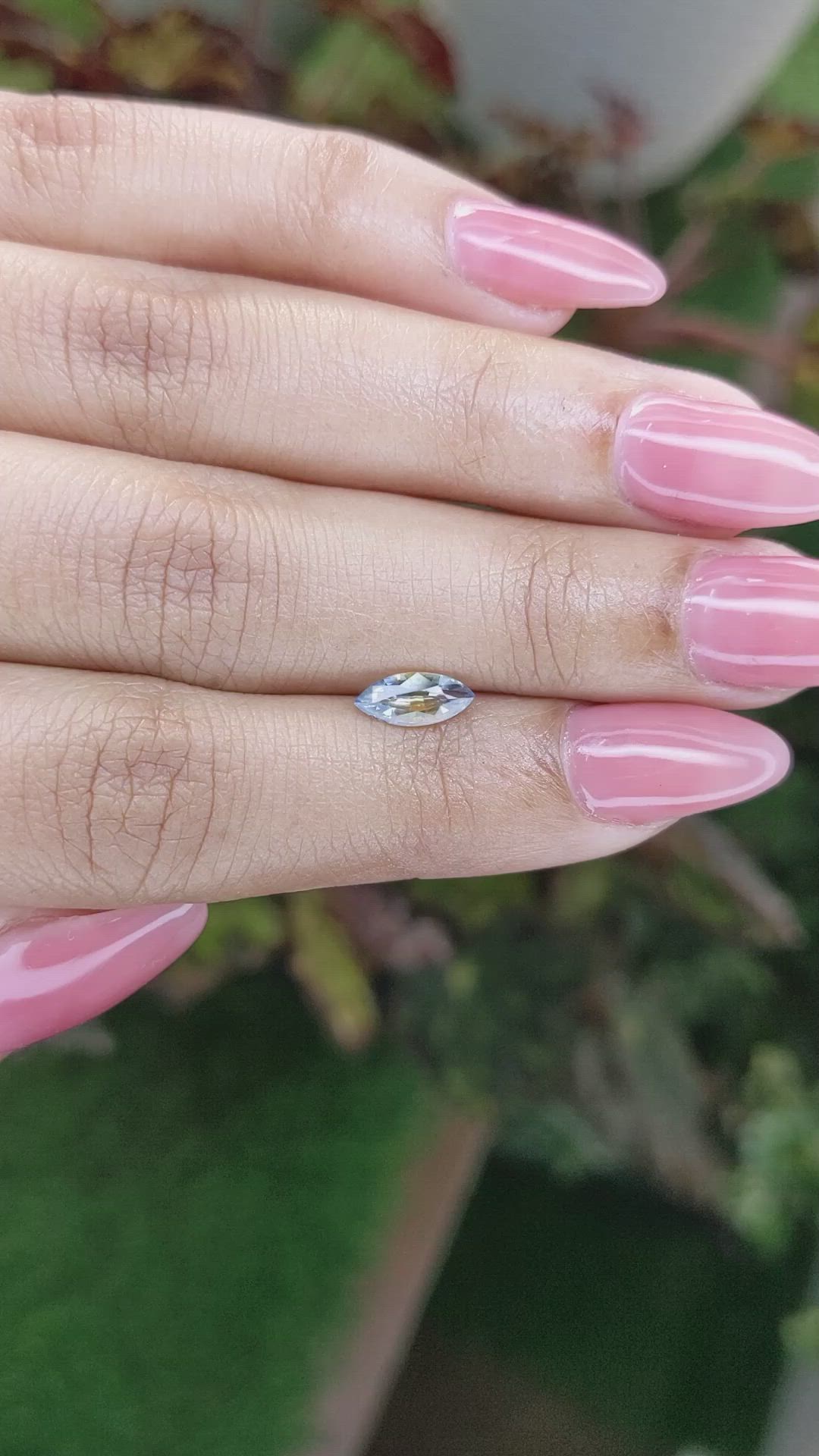 0.80 Ct. Bi Color Sapphire from Ceylon (Sri Lanka) Size Video