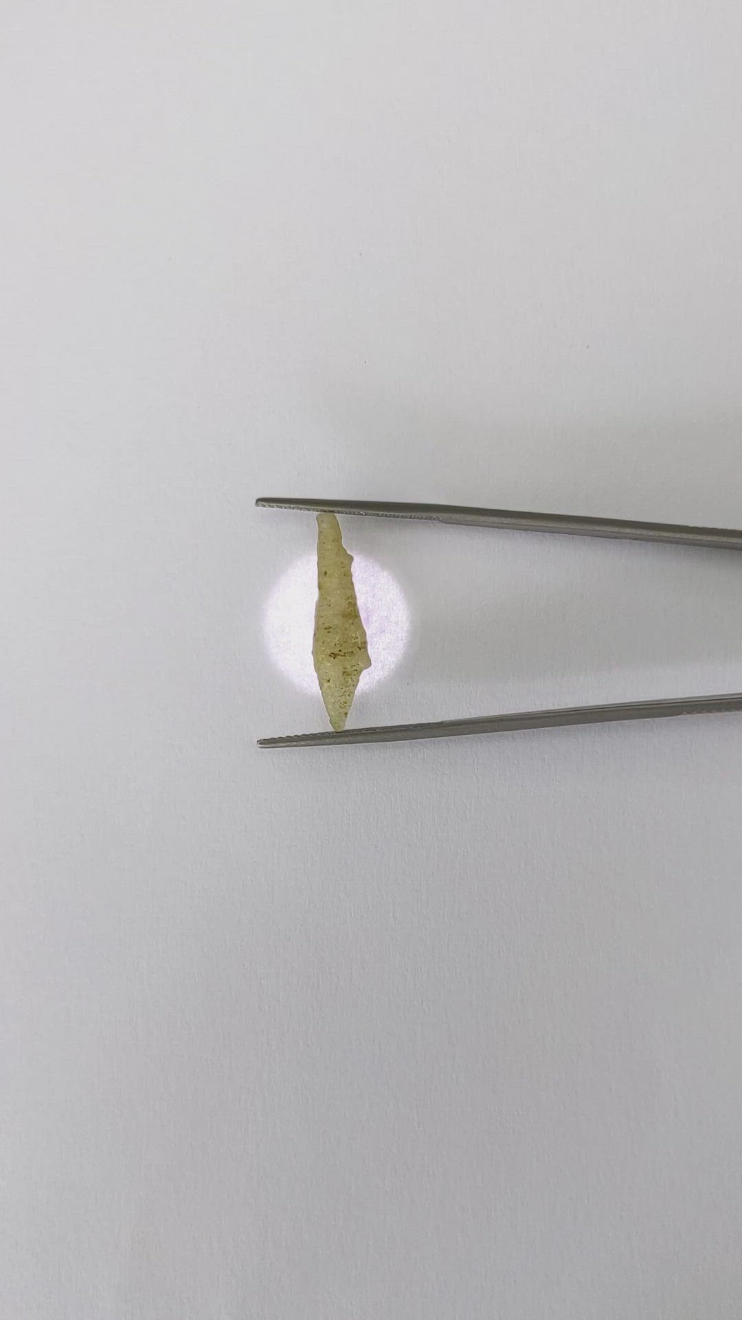 5.59 Ct. Yellow Rough Sapphire from Ceylon (Sri Lanka) Size Video