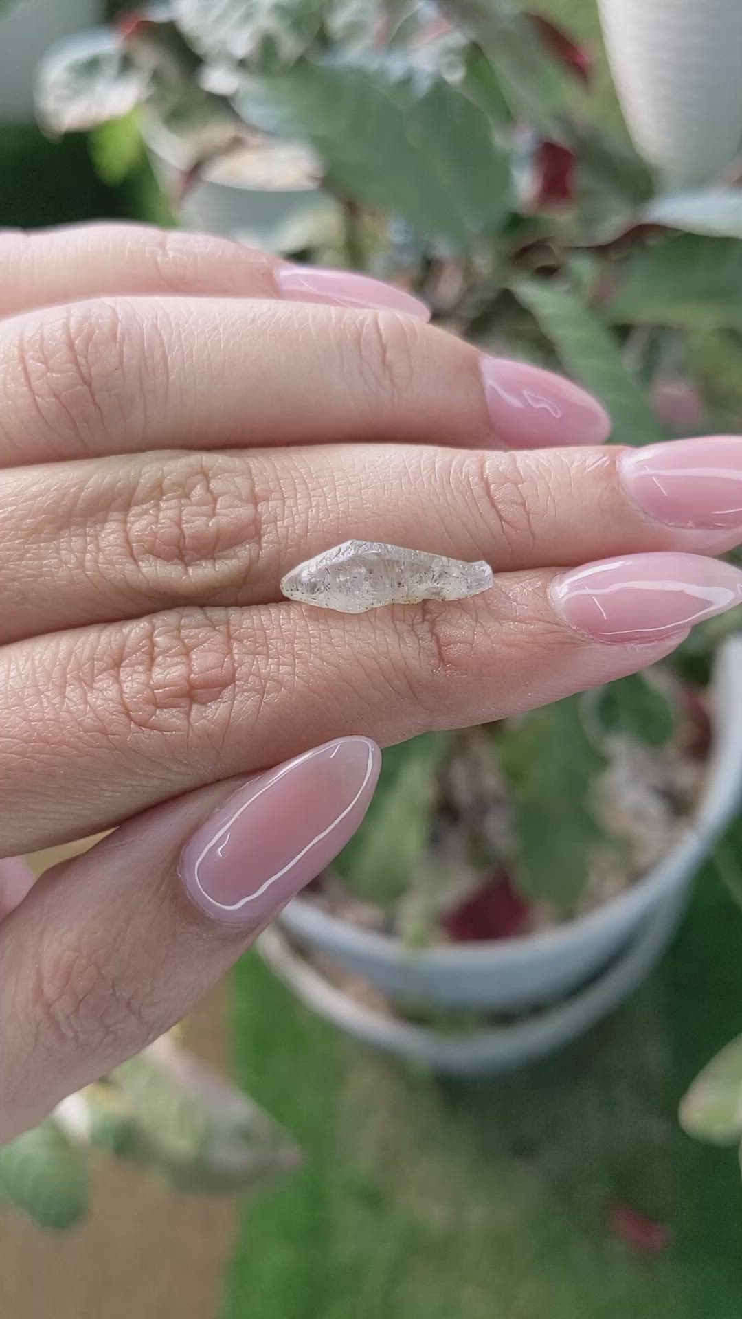 4.31 Ct. Grey Rough Sapphire from Ceylon (Sri Lanka) Size Video