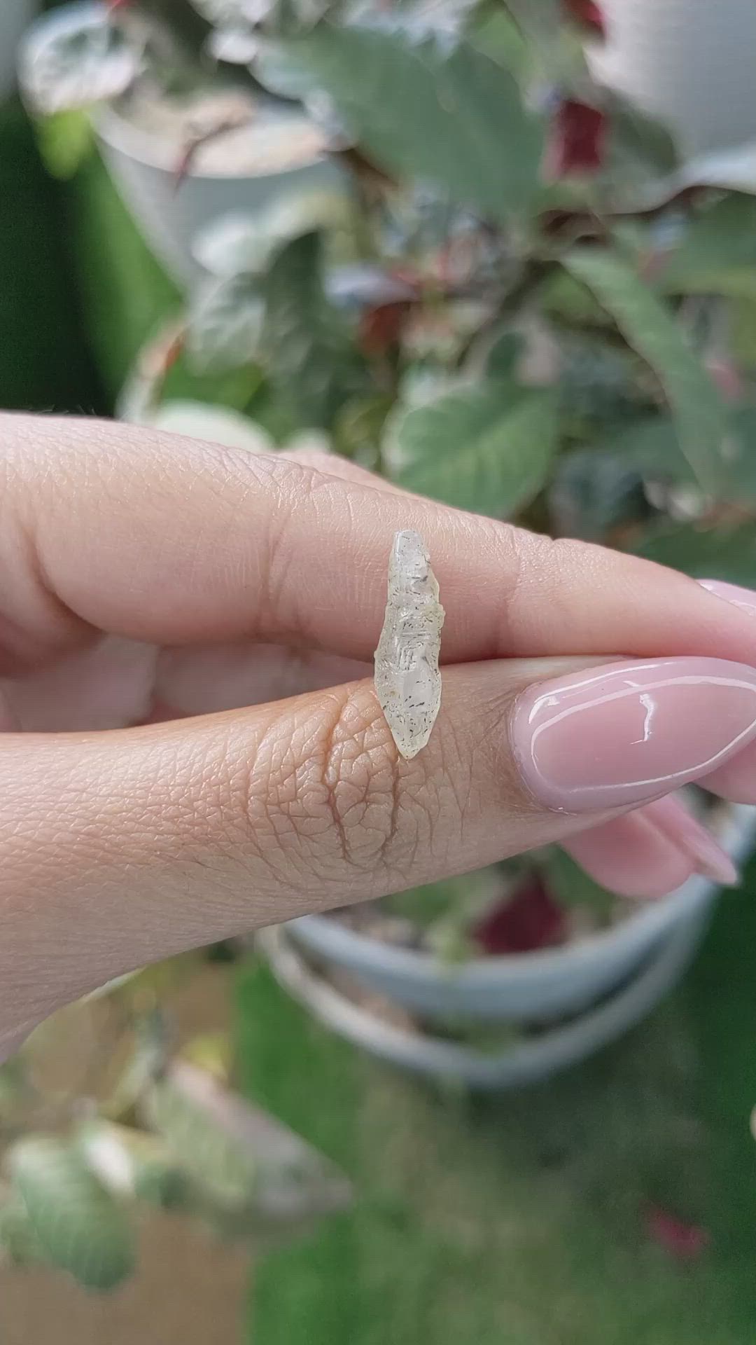 4.31 Ct. Grey Rough Sapphire from Ceylon (Sri Lanka) Size Video