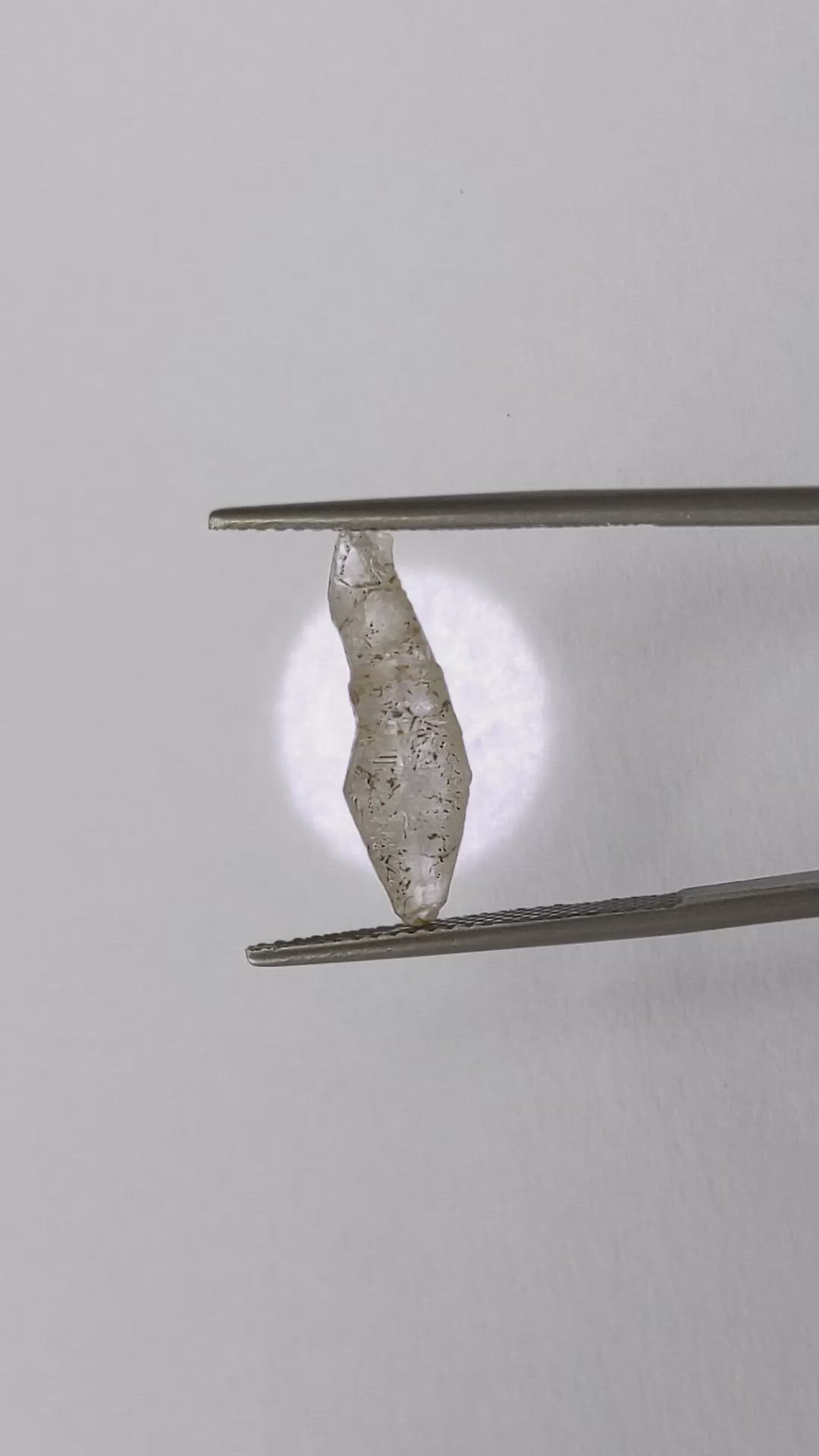 4.31 Ct. Grey Rough Sapphire from Ceylon (Sri Lanka) Size Video