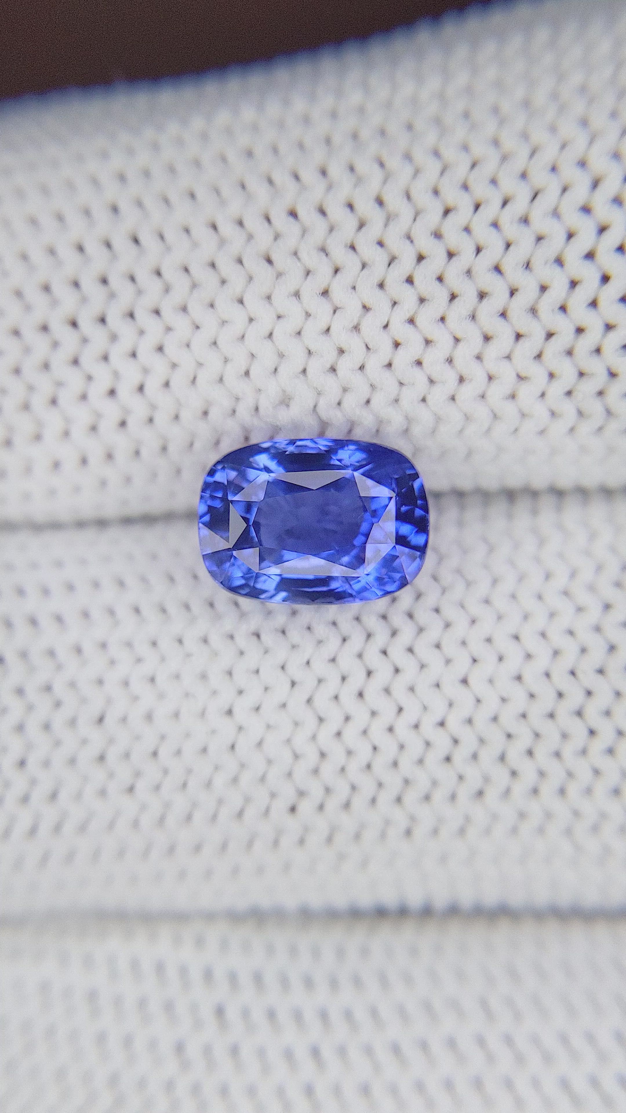 2.97 Ct. Blue Sapphire from Ceylon (Sri Lanka) Size Video