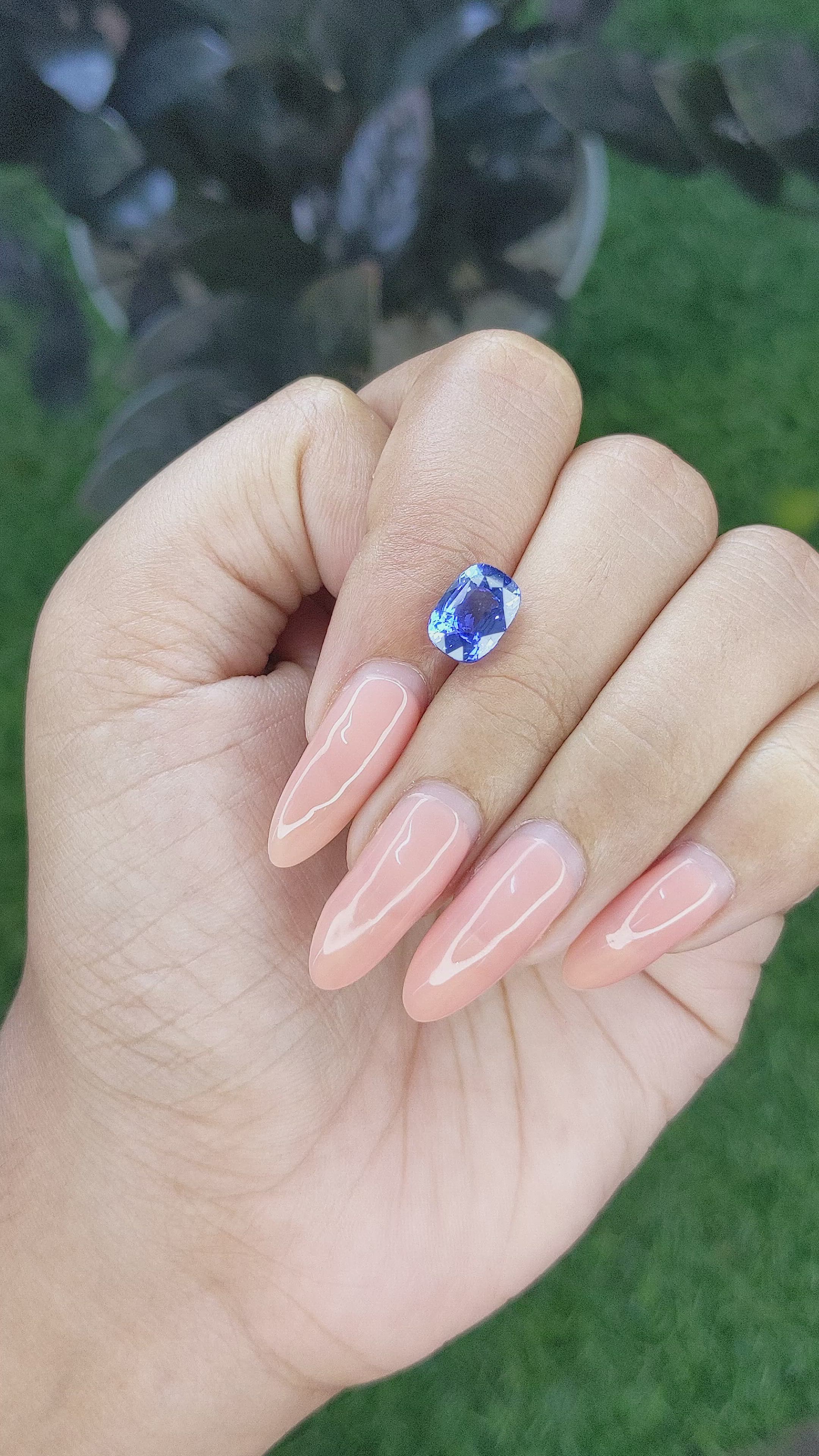 2.97 Ct. Blue Sapphire from Ceylon (Sri Lanka) Size Video
