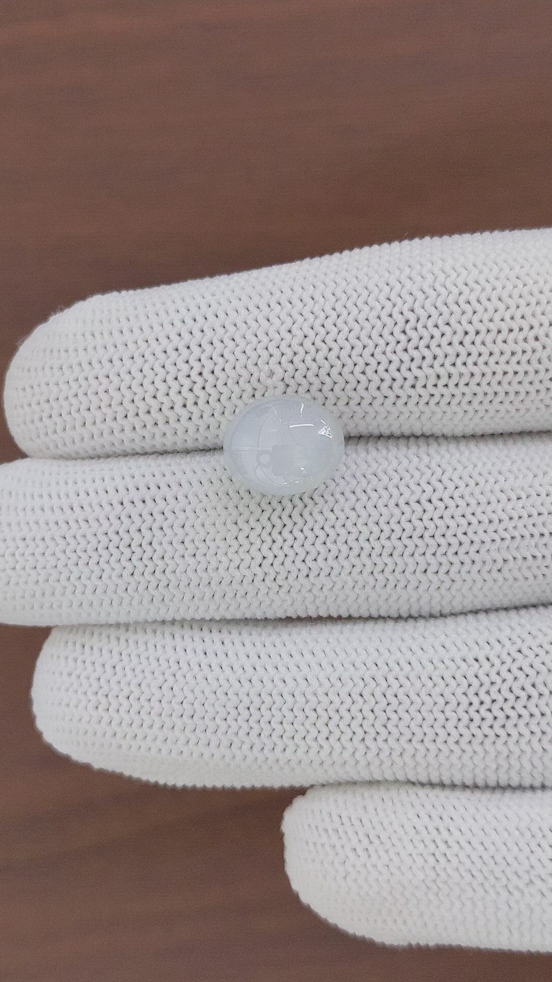 9.49 Ct. White Star Sapphire from Ceylon (Sri Lanka) Size Video