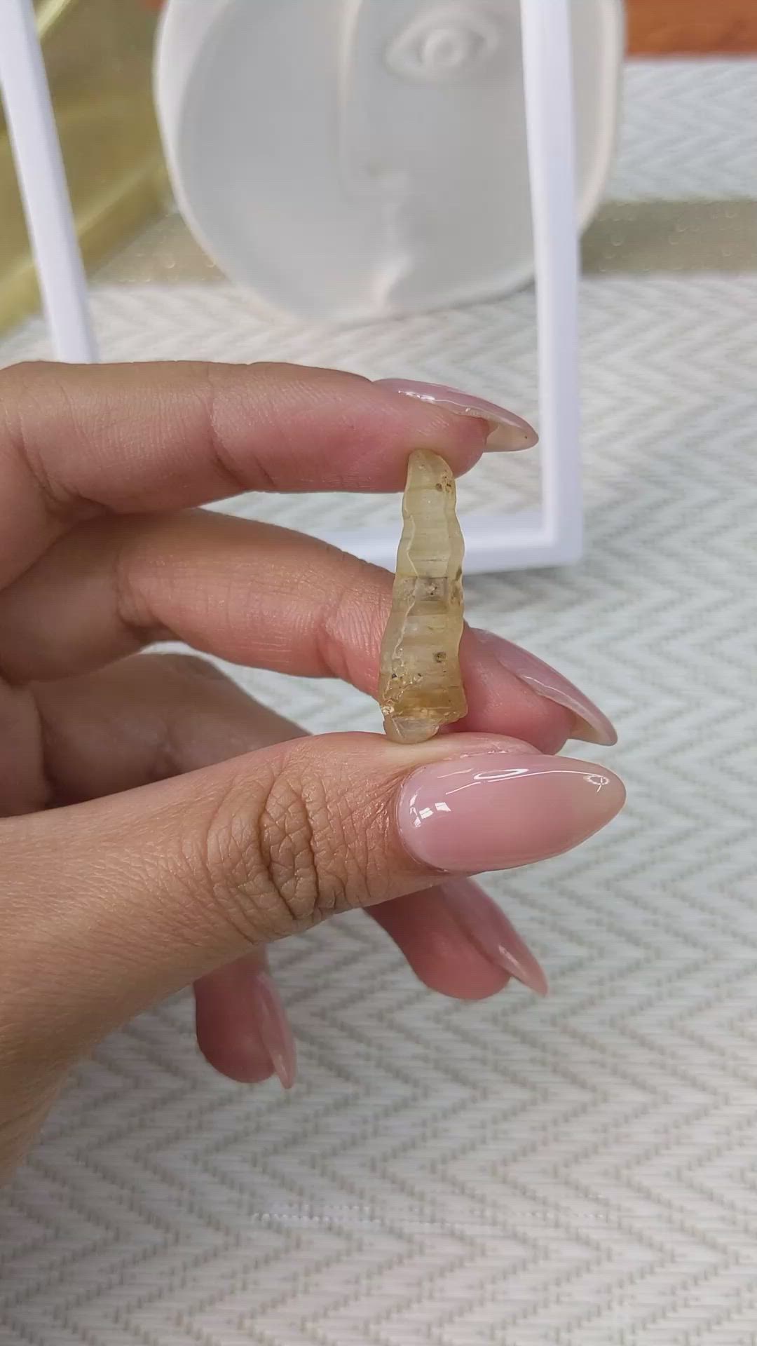 14.47 Ct. Yellow Sapphire Crystal from Ceylon (Sri Lanka) Size Video