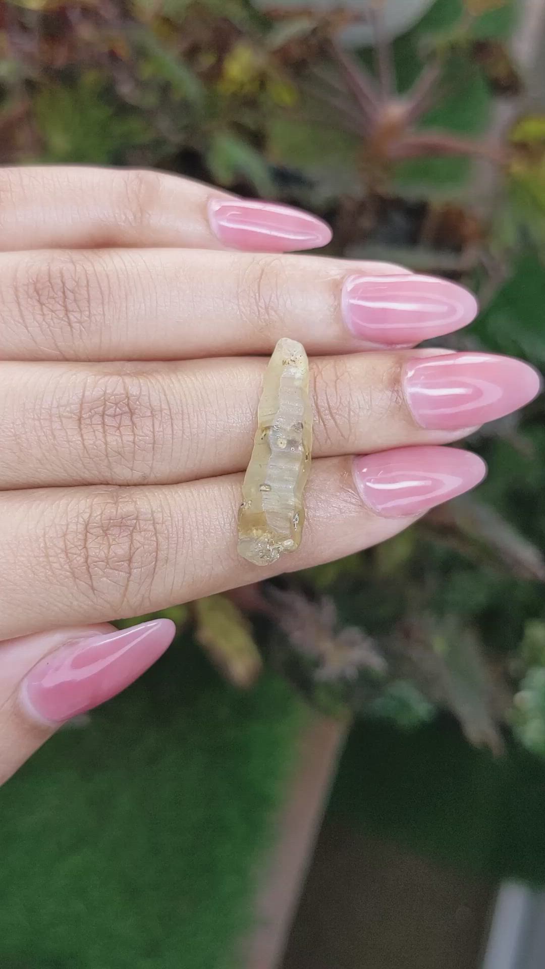 14.47 Ct. Yellow Sapphire Crystal from Ceylon (Sri Lanka) Size Video