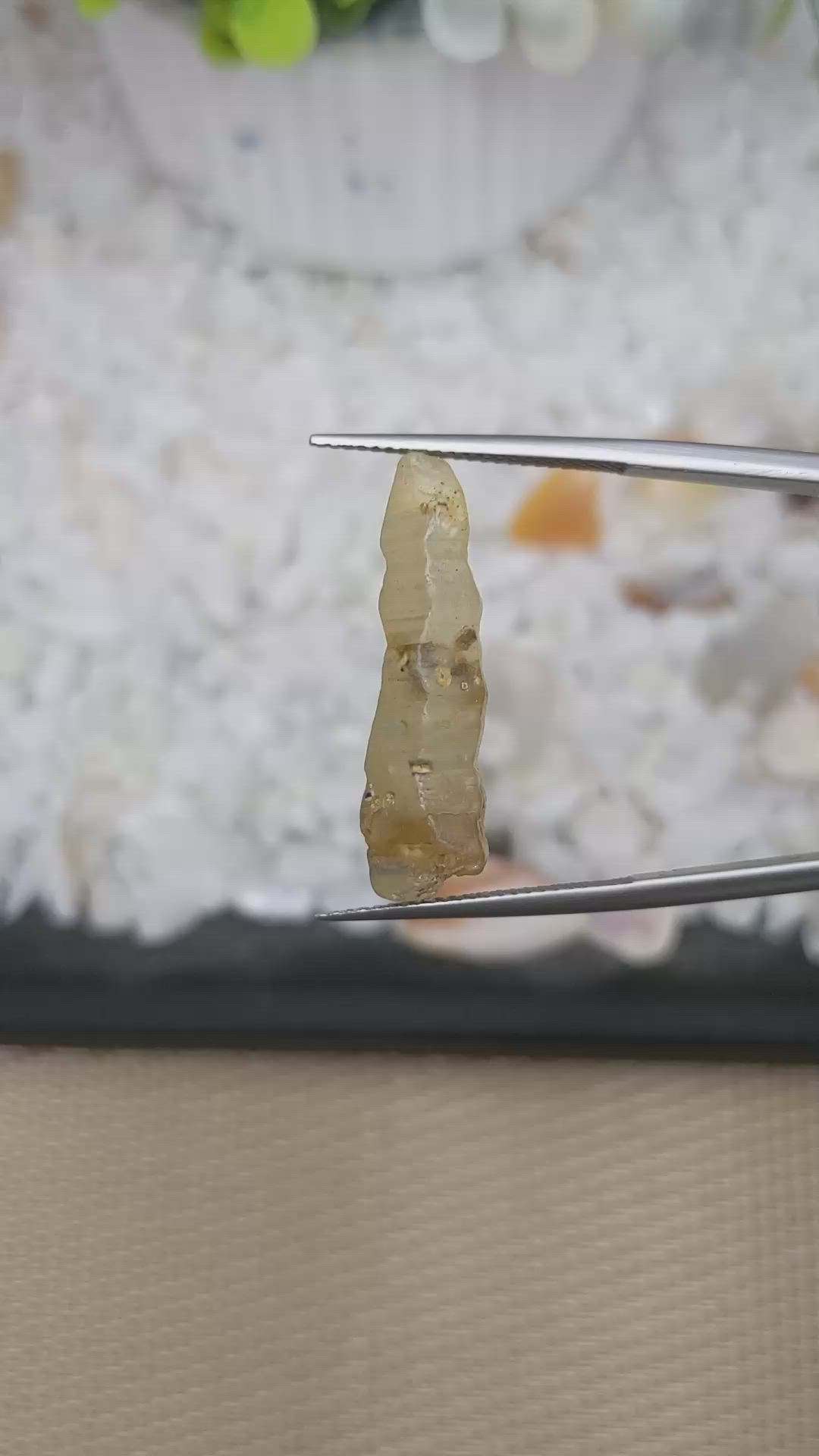 14.47 Ct. Yellow Sapphire Crystal from Ceylon (Sri Lanka) Size Video