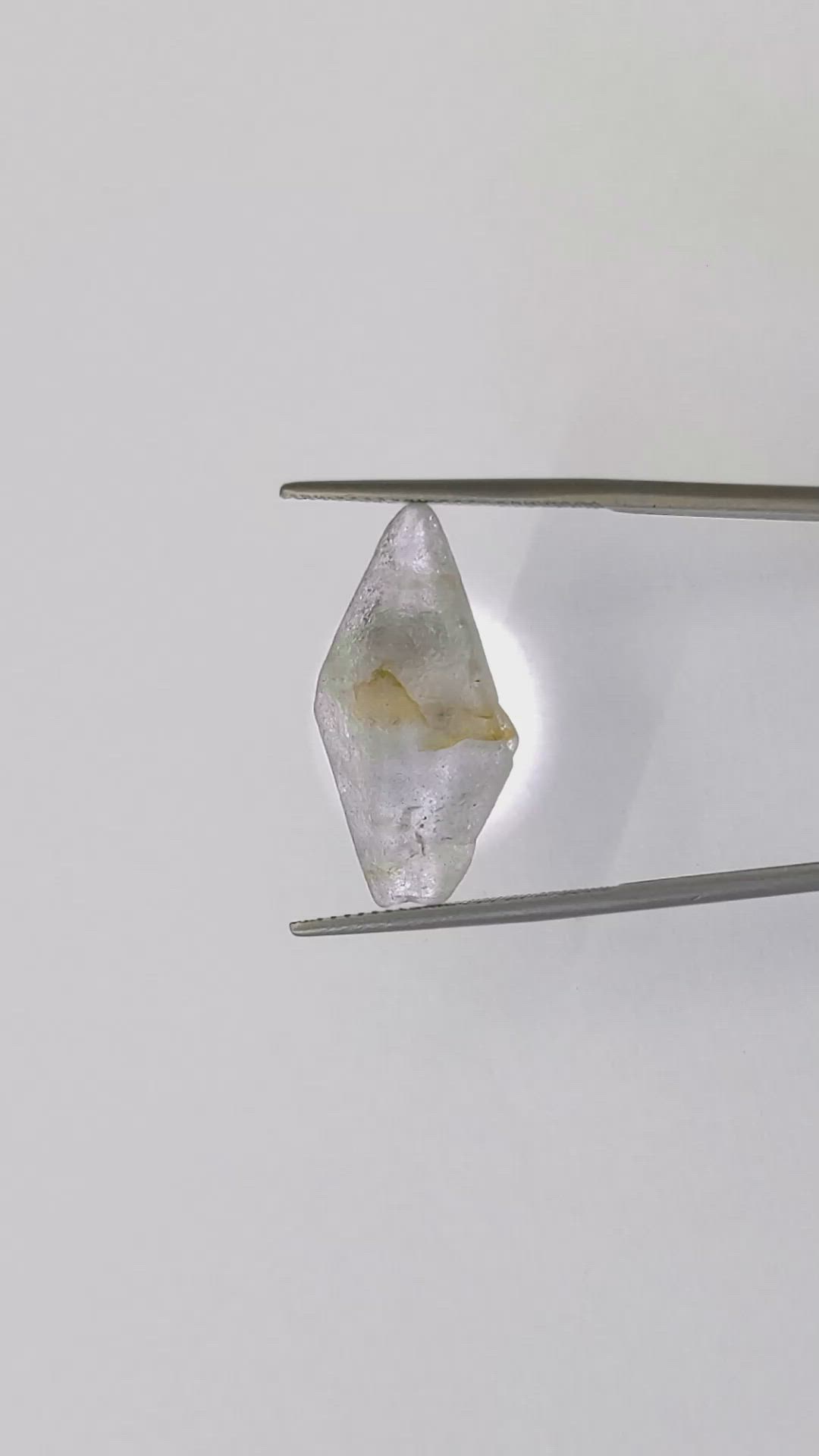 16.84 Ct. Blue Rough Sapphire Crystal from Ceylon (Sri Lanka) Size Video