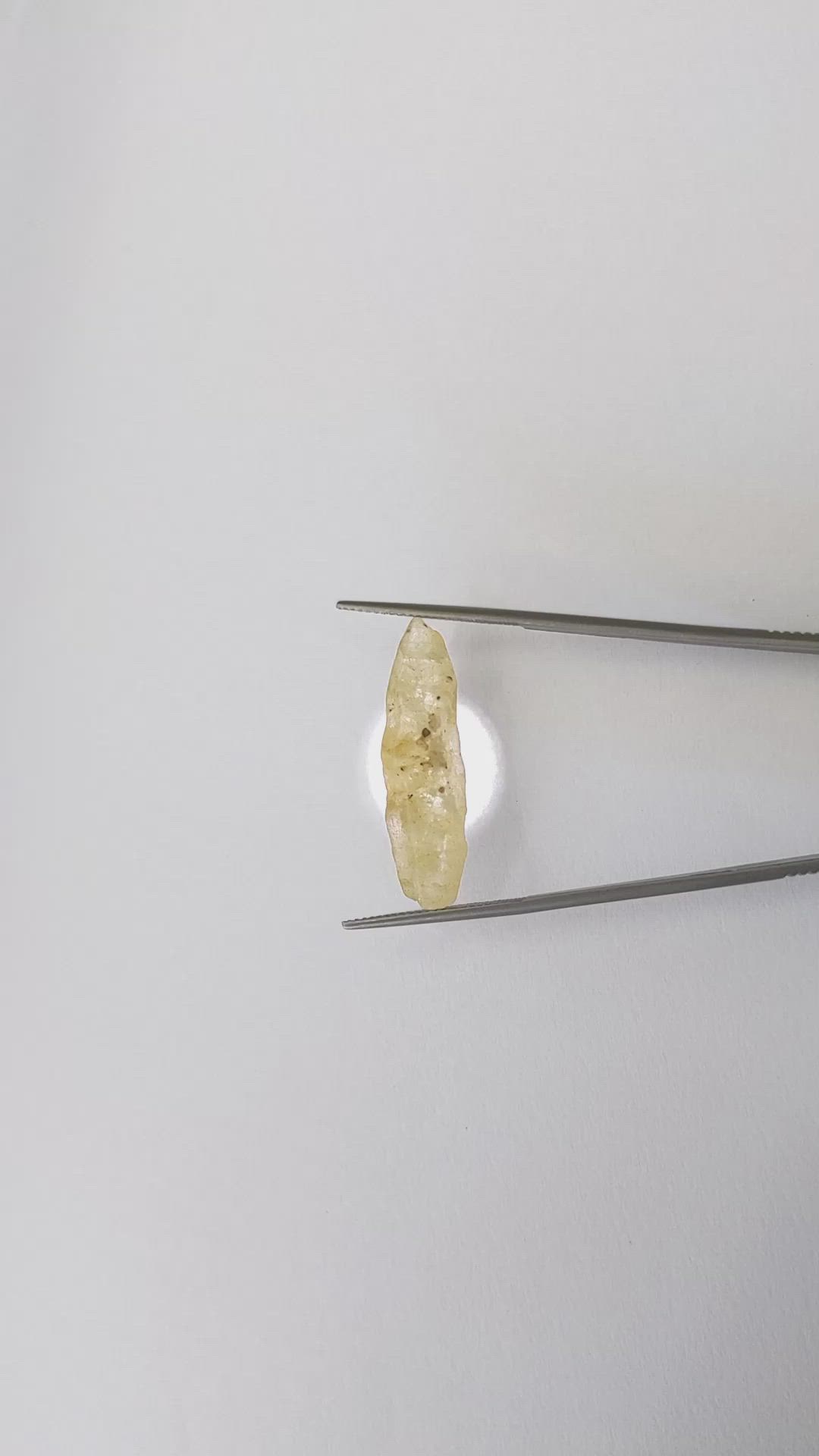 18.36 Ct. Yellow Rough Sapphire Crystal from Ceylon (Sri Lanka) Size Video