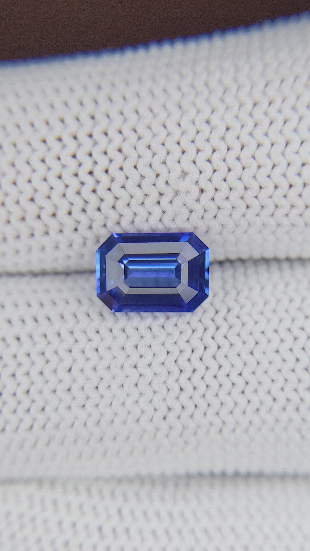 2.13 Ct. Blue Sapphire from Ceylon (Sri Lanka) Size Video
