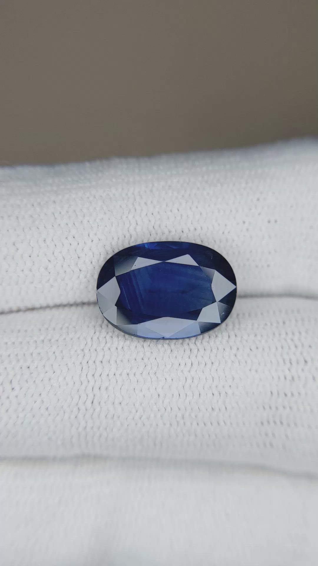 4.92 Ct. Blue Sapphire from Thailand Size Video