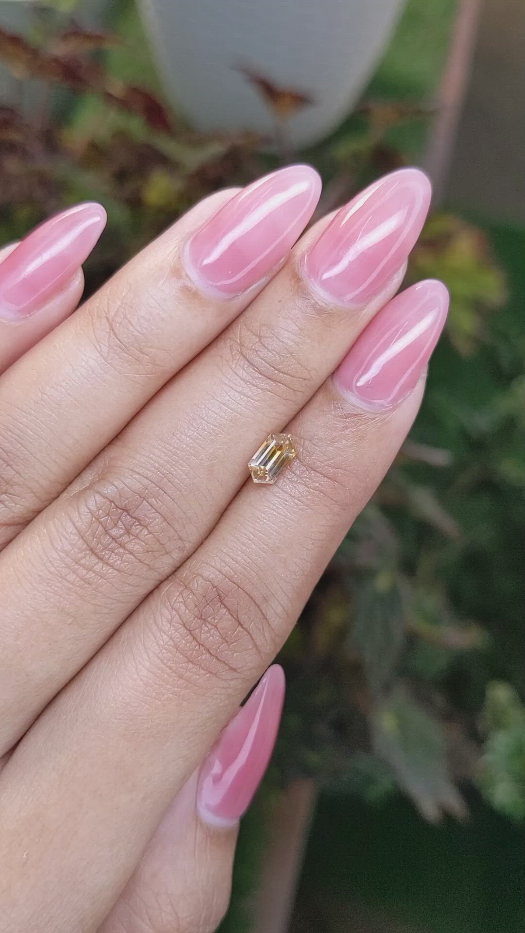 0.74 Ct. Bi Color Sapphire from Ceylon (Sri Lanka) Size Video