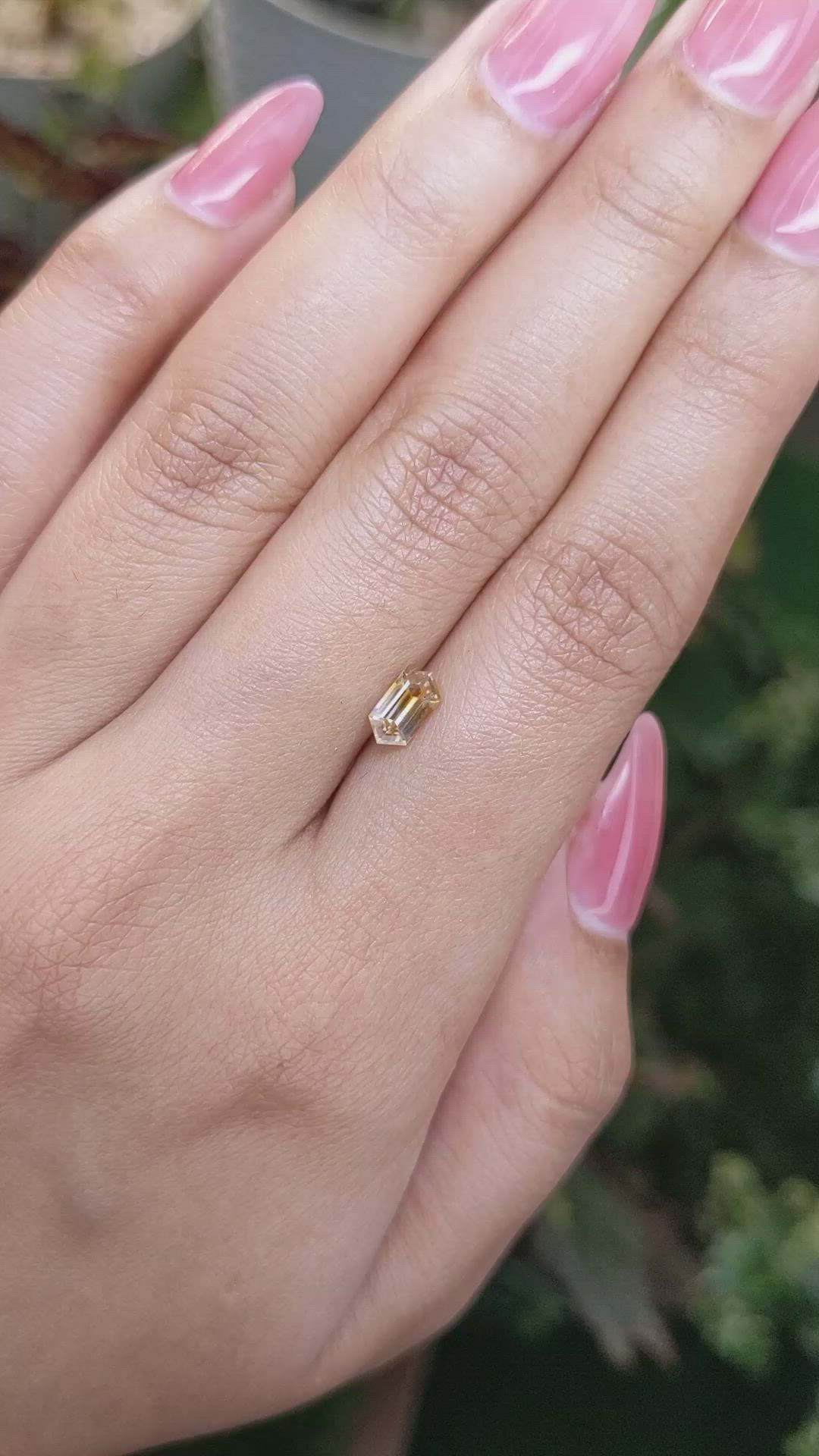 0.74 Ct. Bi Color Sapphire from Ceylon (Sri Lanka) Size Video