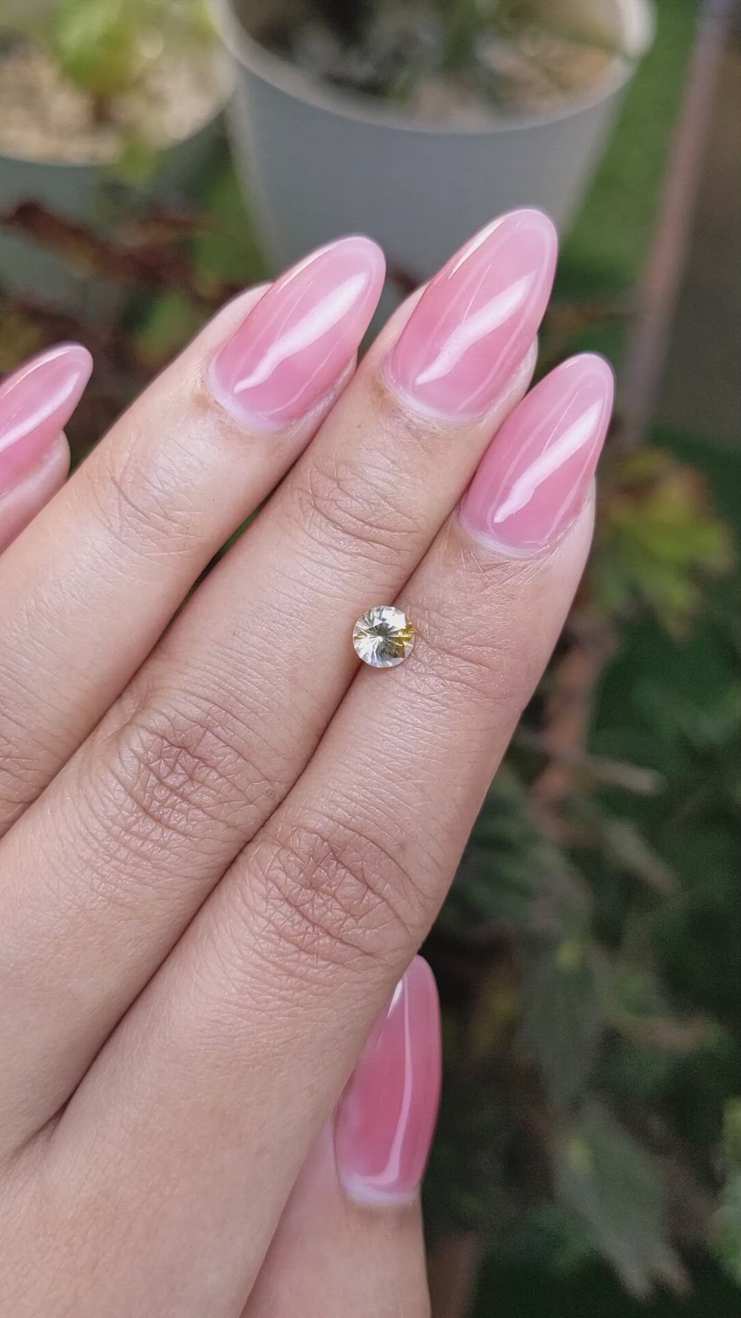 0.71 Ct. Bi Color Sapphire from Ceylon (Sri Lanka) Size Video