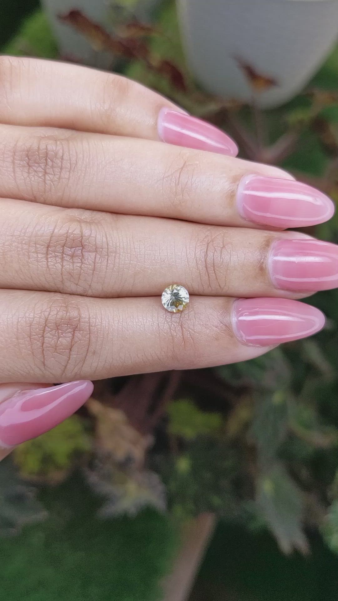 0.71 Ct. Bi Color Sapphire from Ceylon (Sri Lanka) Size Video