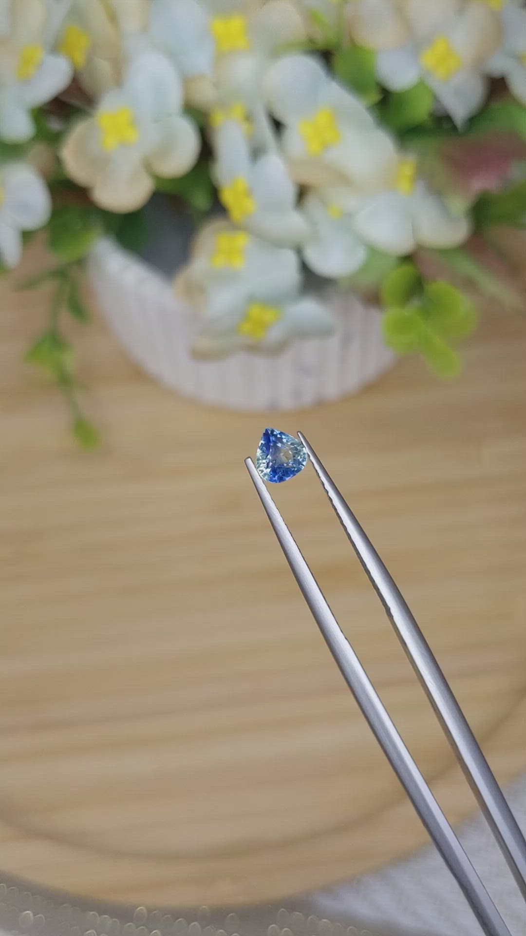 0.77 Ct. Bi Color Sapphire from Ceylon (Sri Lanka) Size Video