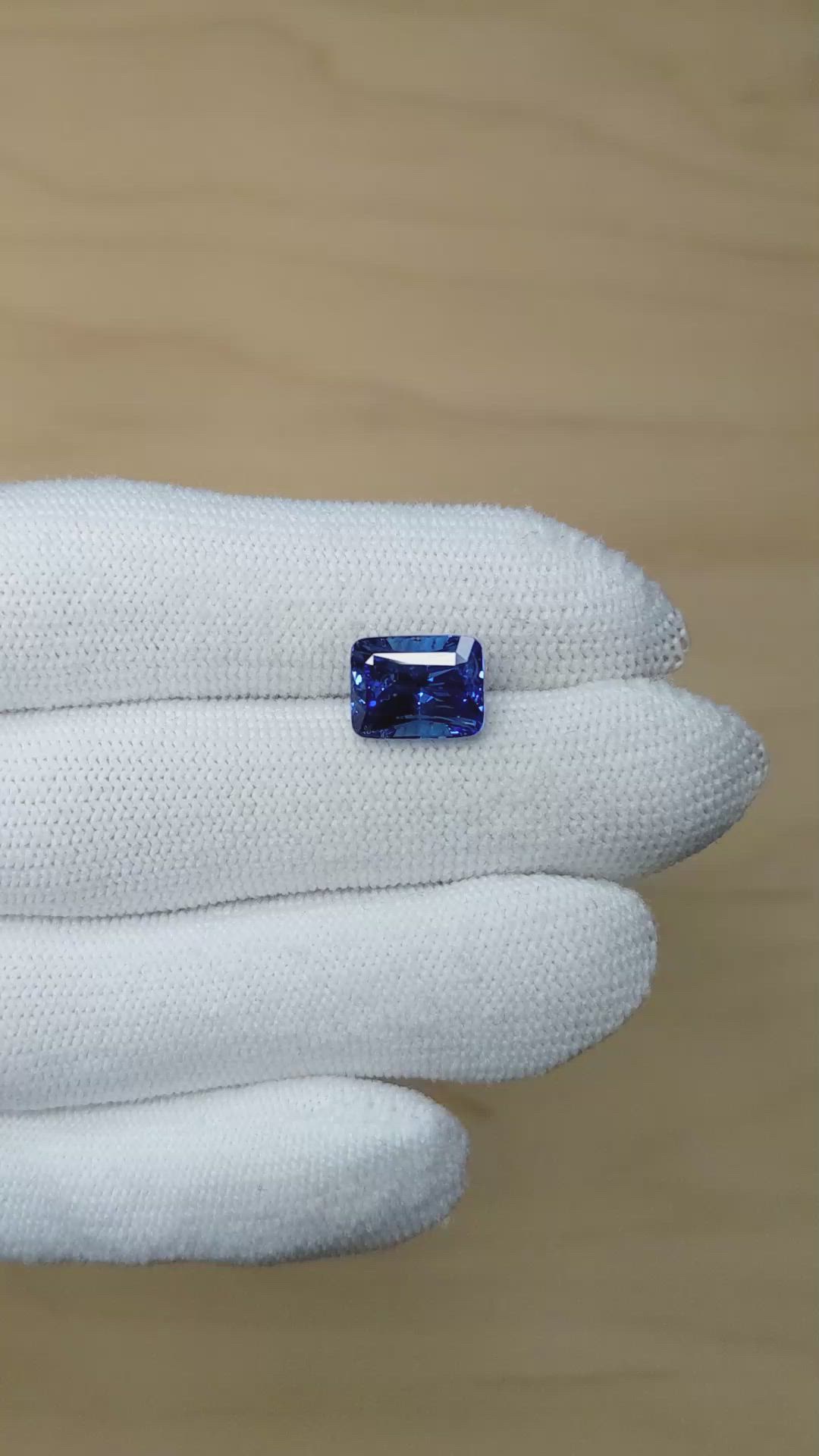 6.53 Ct. Blue Sapphire from Ceylon (Sri Lanka) Size Video