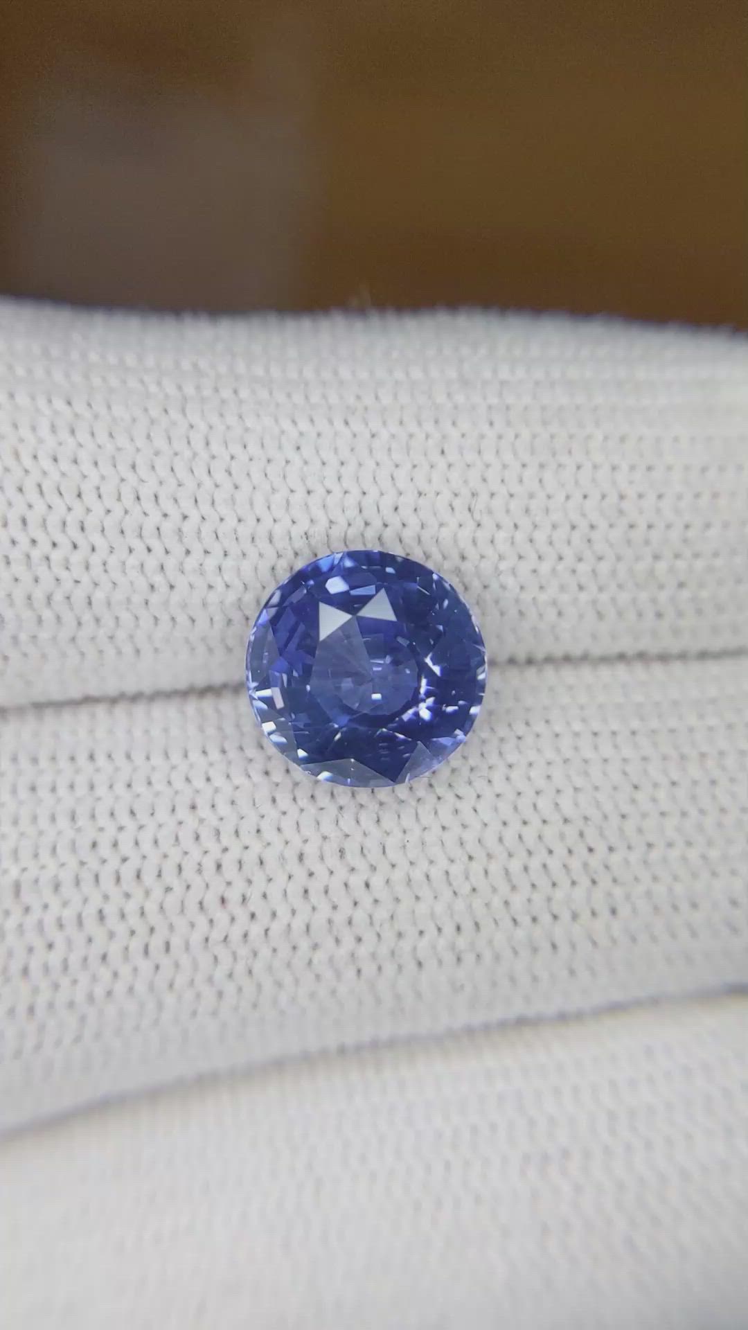 5.04 Ct. Blue Sapphire from Ceylon (Sri Lanka) Size Video