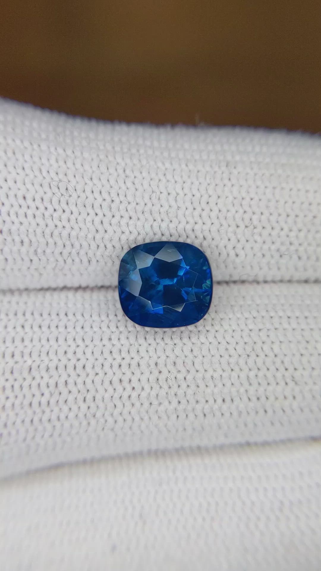3.54 Ct. Blue Sapphire from Ceylon (Sri Lanka) Size Video