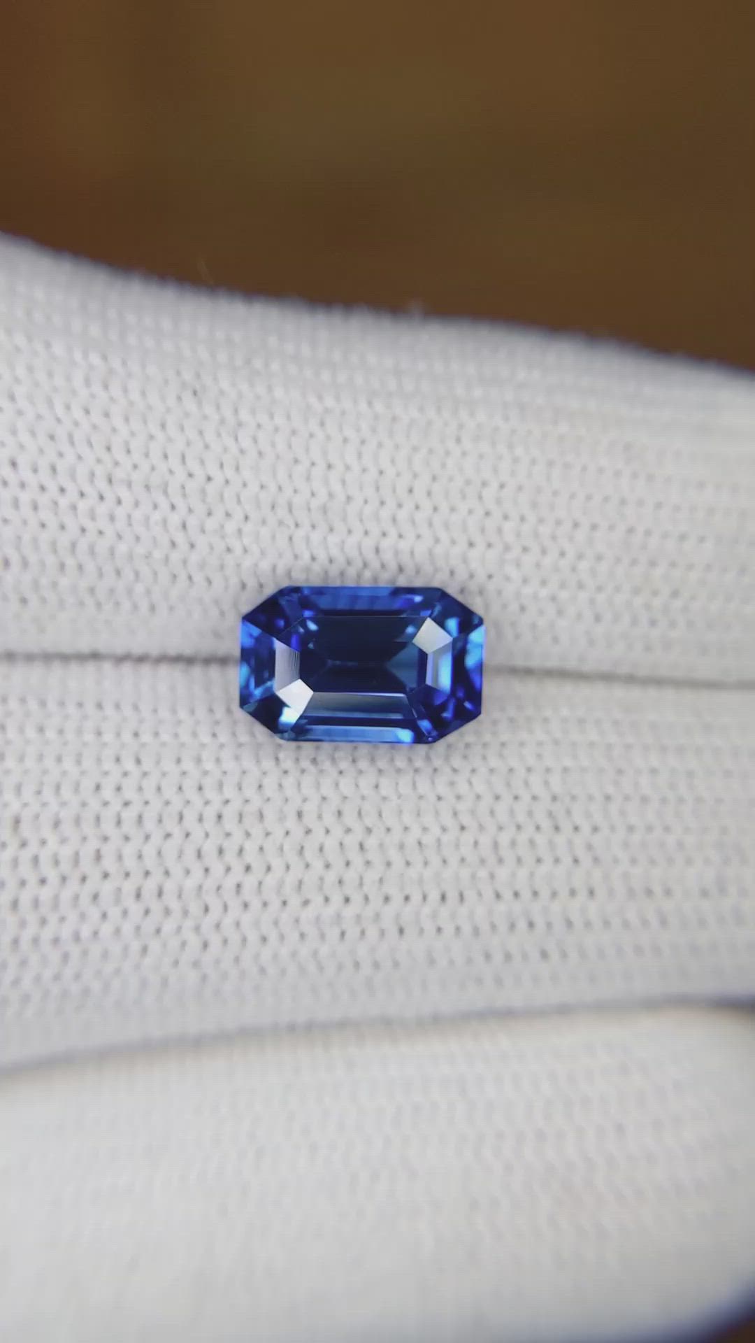 4.29 Ct. Blue Sapphire from Ceylon (Sri Lanka) Size Video