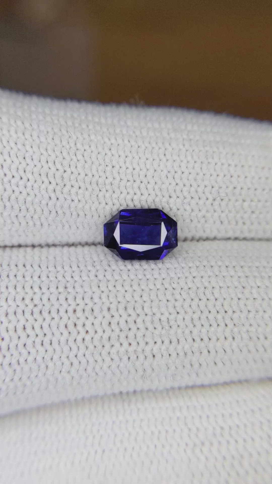 1.36 Ct. Blue Sapphire from Ceylon (Sri Lanka) Size Video