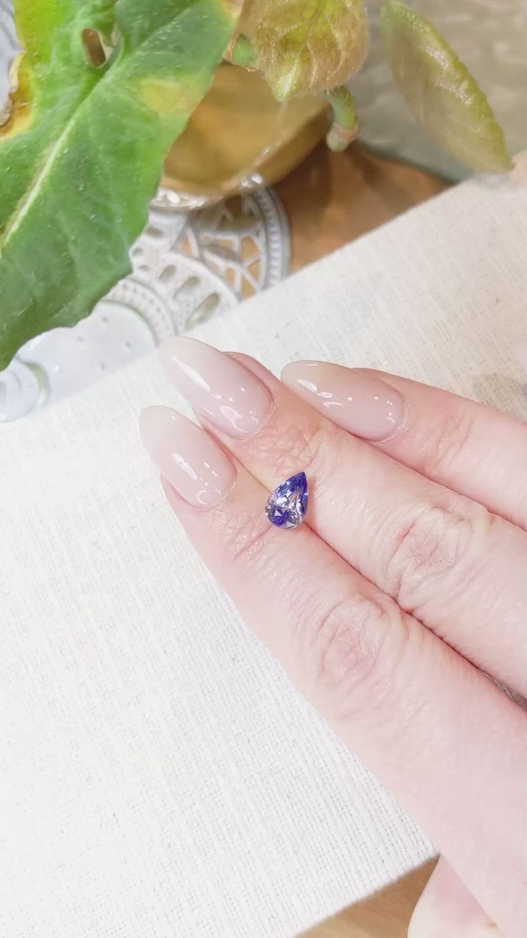 1.84 Ct. Bi Color Sapphire from Ceylon (Sri Lanka) Size Video