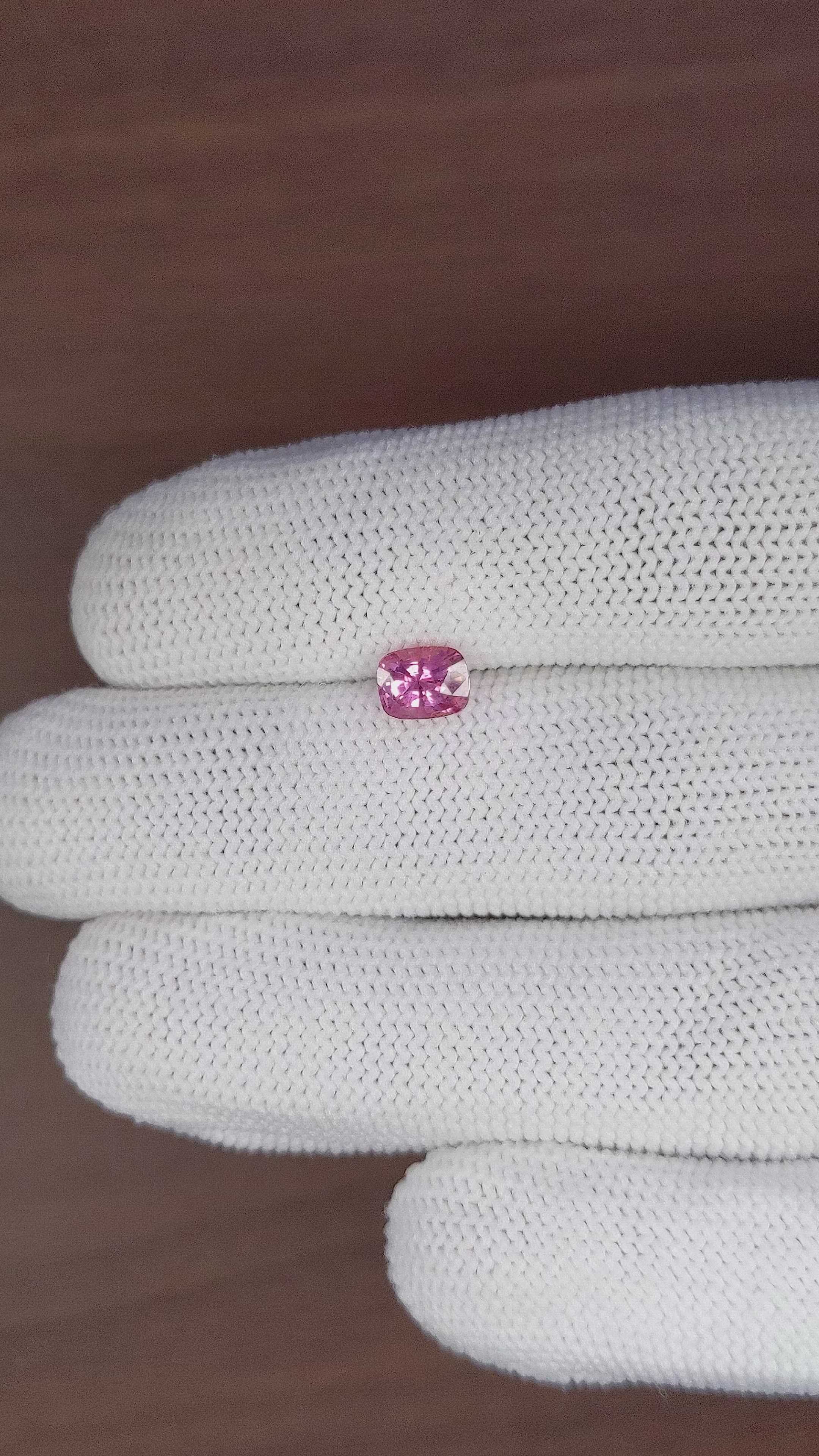 1.00 Ct. Pink Sapphire from Ceylon (Sri Lanka) Size Video